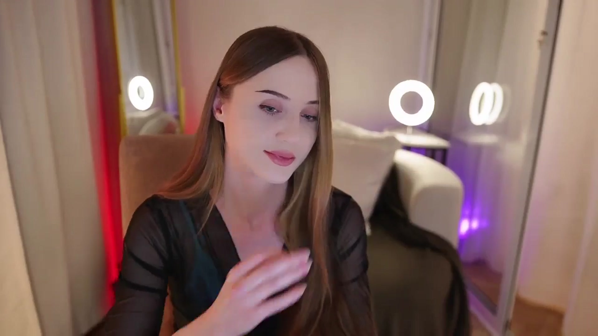 Gallery image thumbnail from Innocent_Soul's myfreecams stream on, 10/04/2025, 18:27 image 13 of 20
