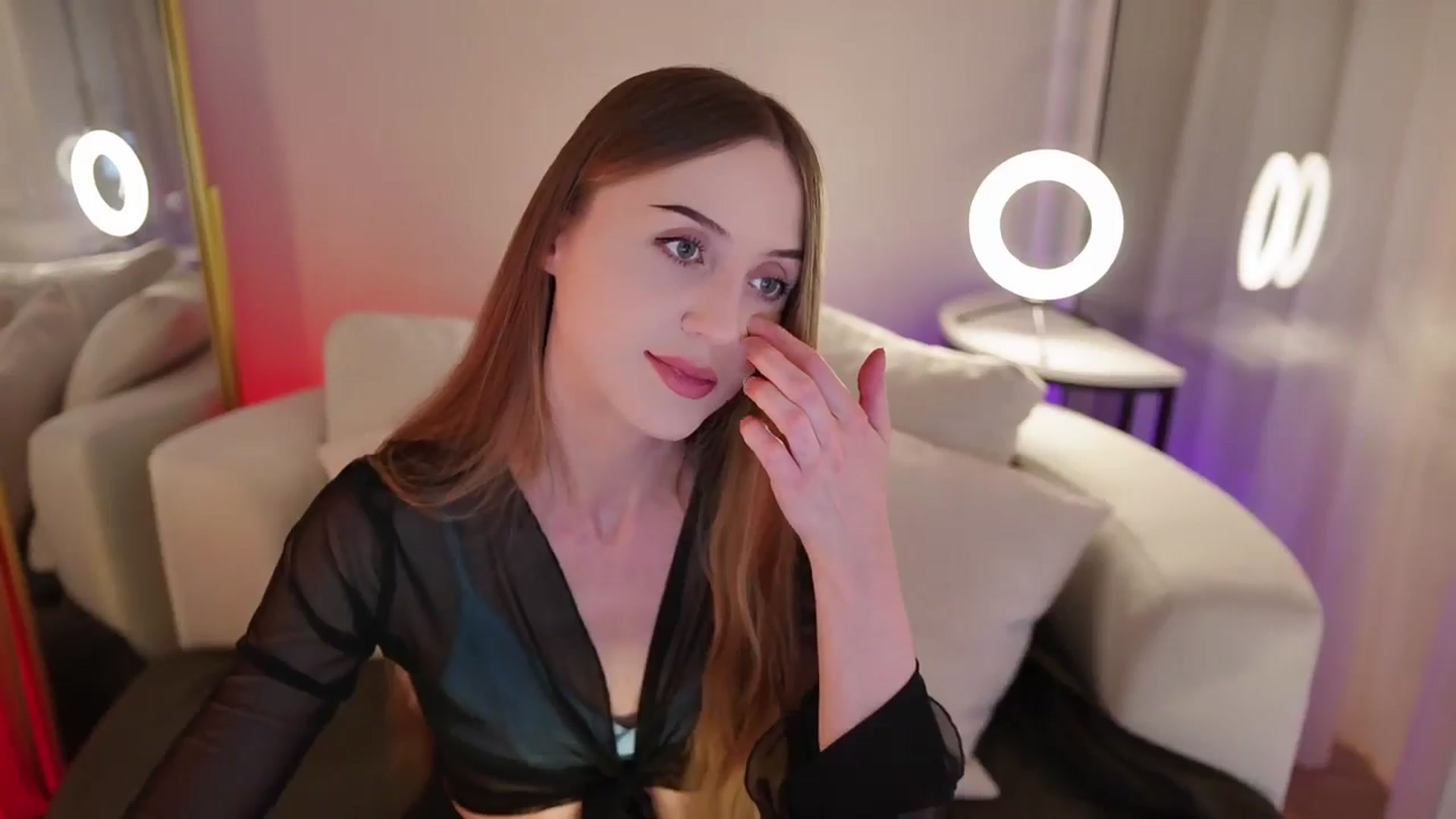 Gallery image thumbnail from Innocent_Soul's myfreecams stream on, 10/04/2025, 20:32 image 12 of 20