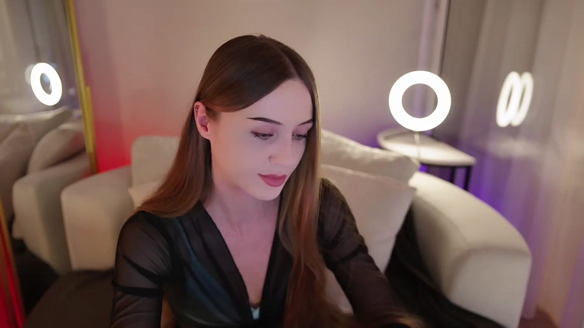 Gallery image thumbnail from Innocent_Soul's myfreecams stream on, 10/04/2025, 20:32 image 3 of 20
