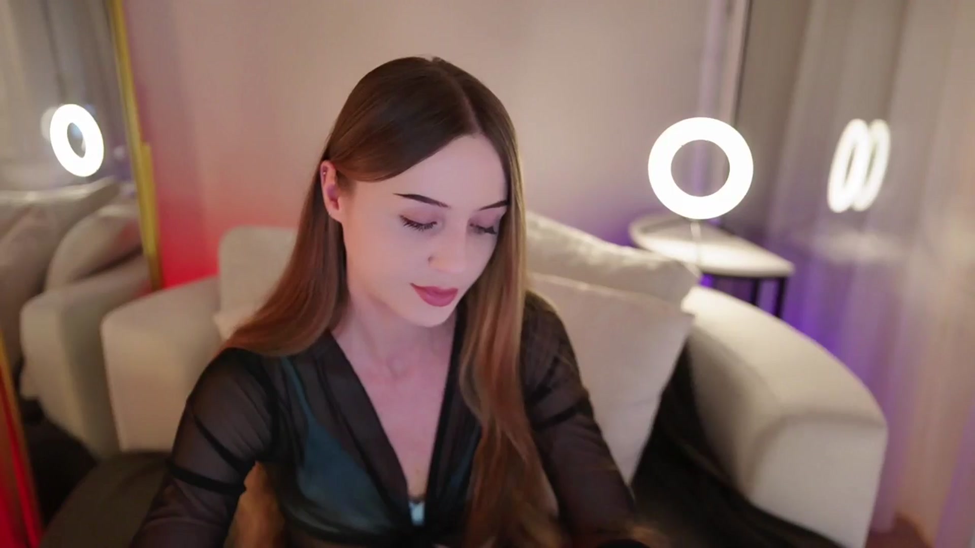 Gallery image thumbnail from Innocent_Soul's myfreecams stream on, 10/04/2025, 20:32 image 4 of 20