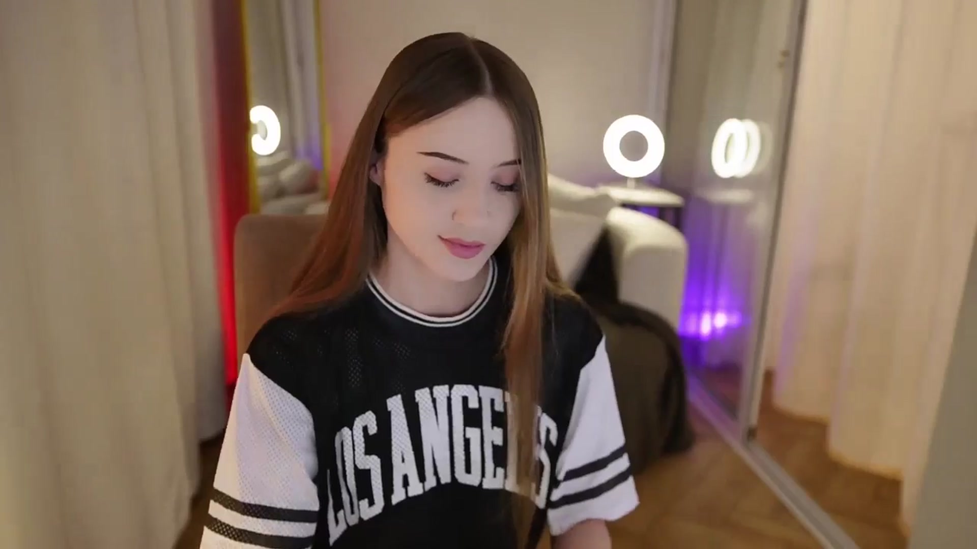 Gallery image thumbnail from Innocent_Soul's myfreecams stream on, 10/08/2025, 15:35 image 6 of 20