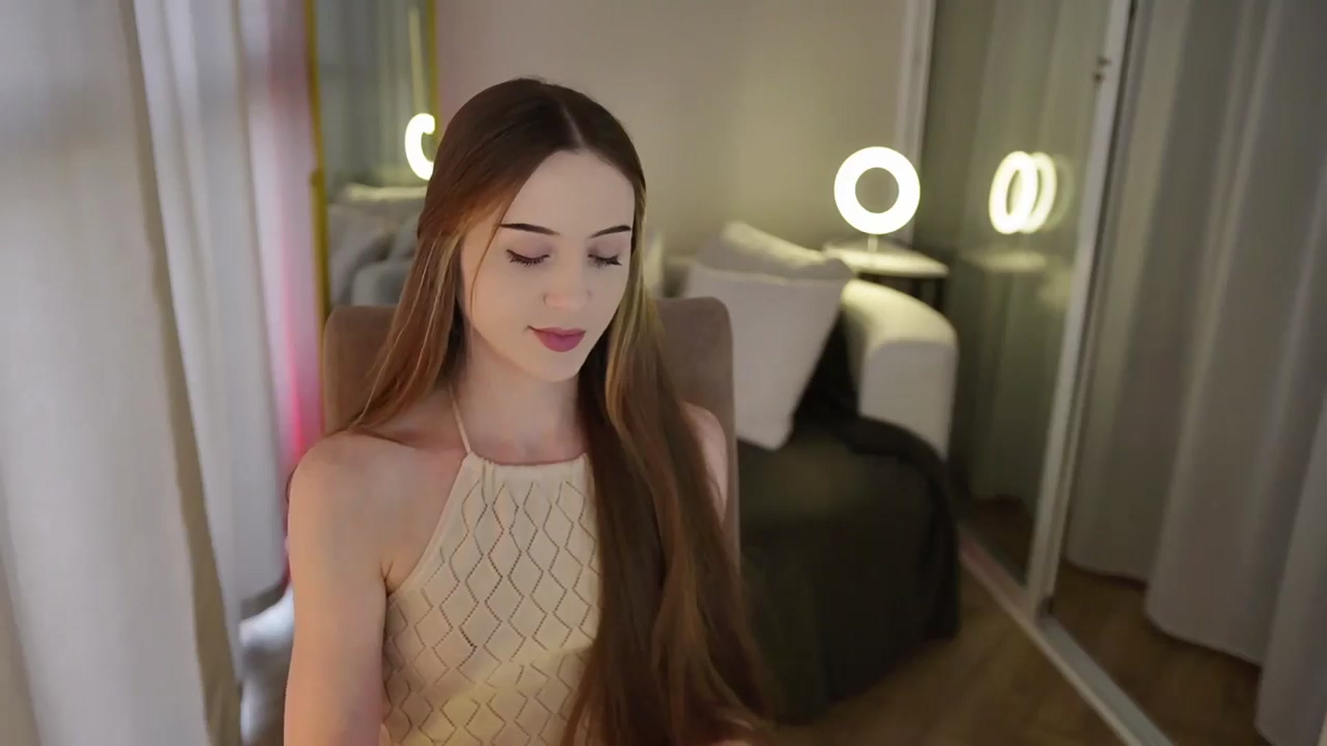 Gallery image thumbnail from Innocent_Soul's myfreecams stream on, 10/09/2025, 14:46 image 5 of 20