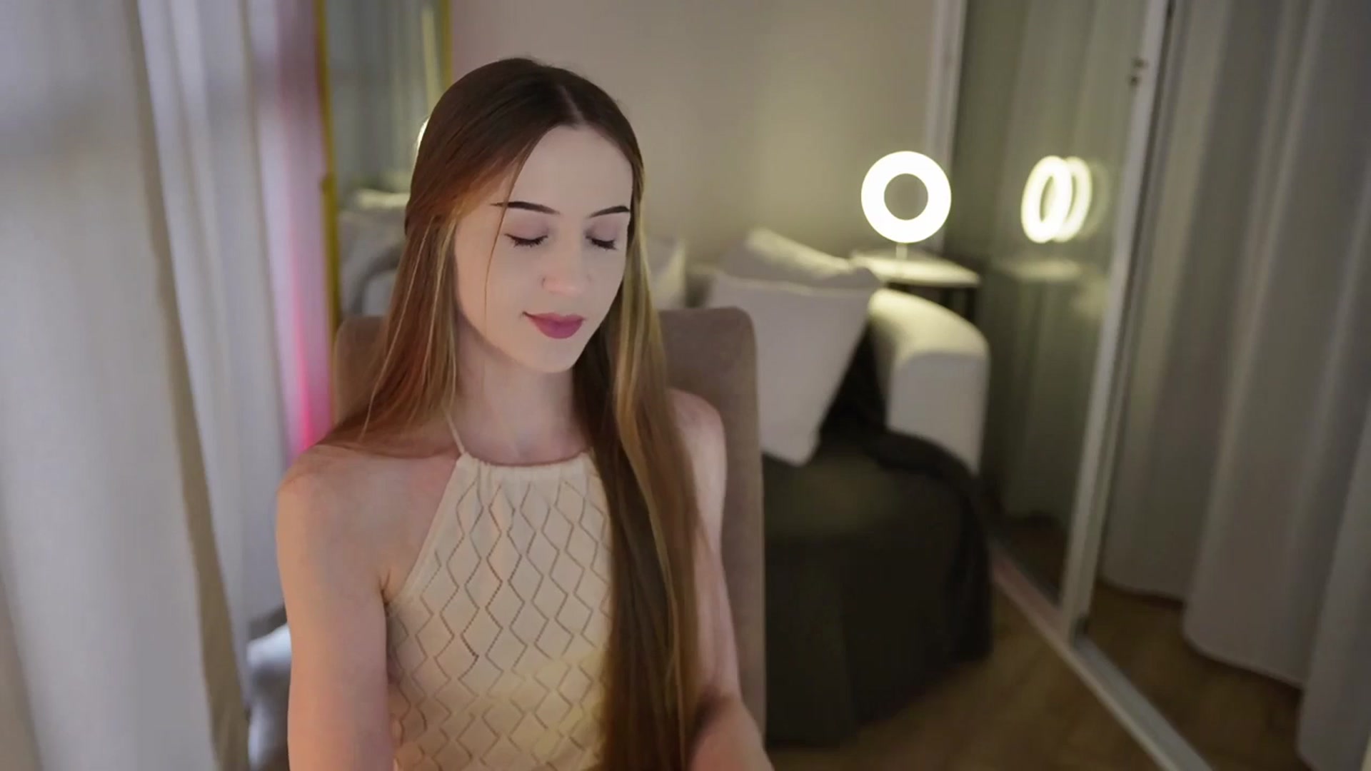 Gallery image thumbnail from Innocent_Soul's myfreecams stream on, 10/09/2025, 14:46 image 7 of 20