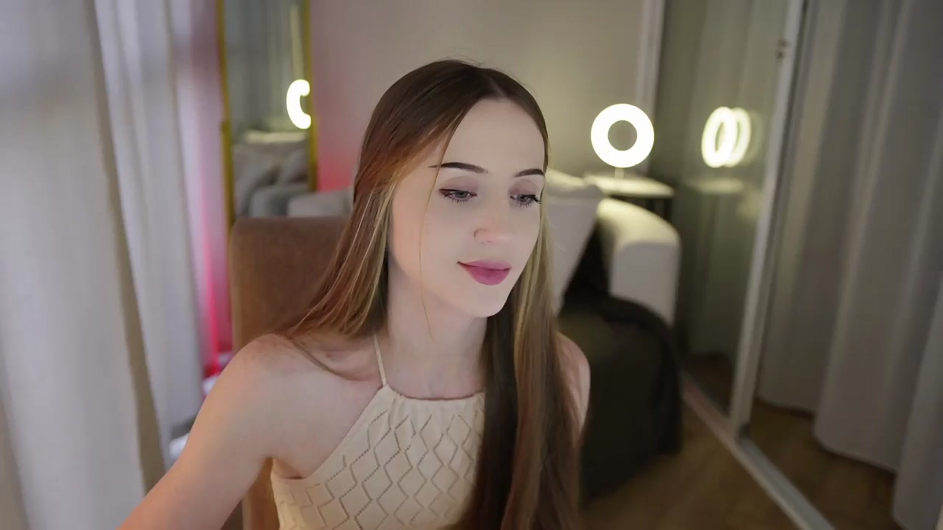 Gallery image thumbnail from Innocent_Soul's myfreecams stream on, 10/09/2025, 14:46 image 6 of 20