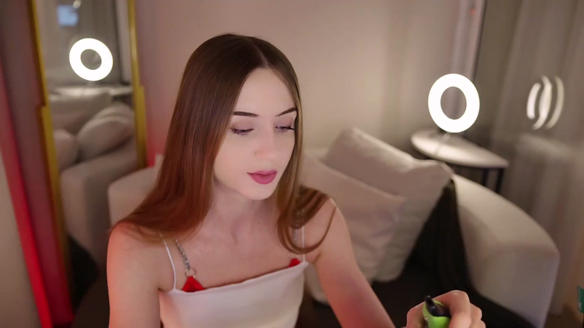Gallery image thumbnail from Innocent_Soul's myfreecams stream on, 10/30/2025, 18:23 image 8 of 20