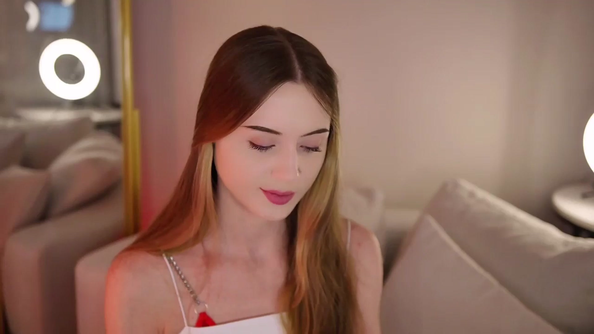 Gallery image thumbnail from Innocent_Soul's myfreecams stream on, 10/30/2025, 18:23 image 18 of 20