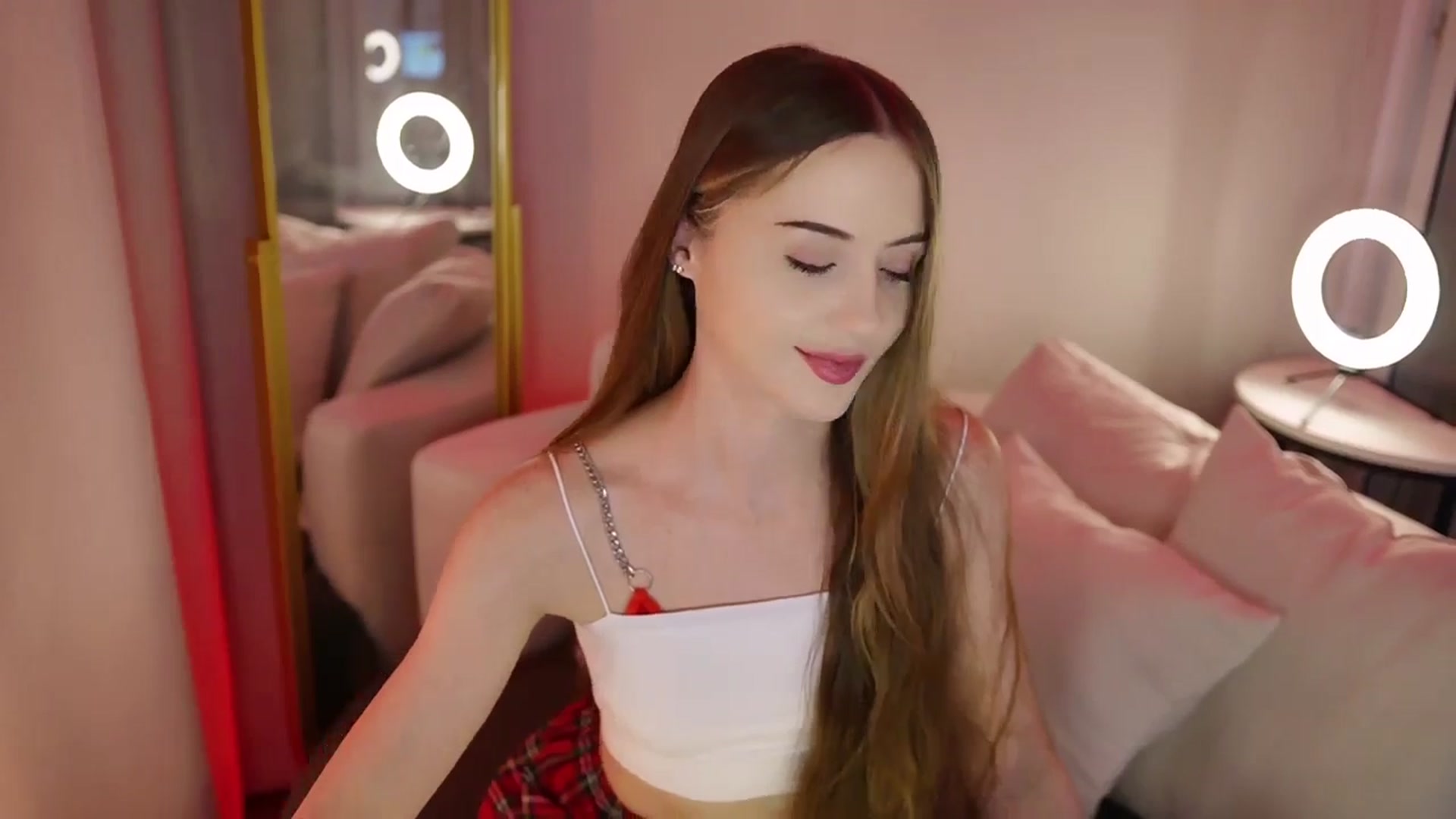 Gallery image thumbnail from Innocent_Soul's myfreecams stream on, 10/30/2025, 22:03 image 13 of 20