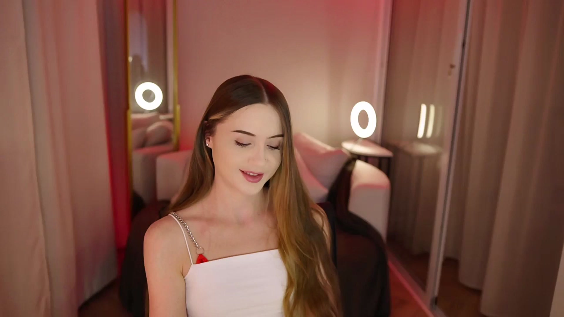 Gallery image thumbnail from Innocent_Soul's myfreecams stream on, 10/30/2025, 22:03 image 2 of 20