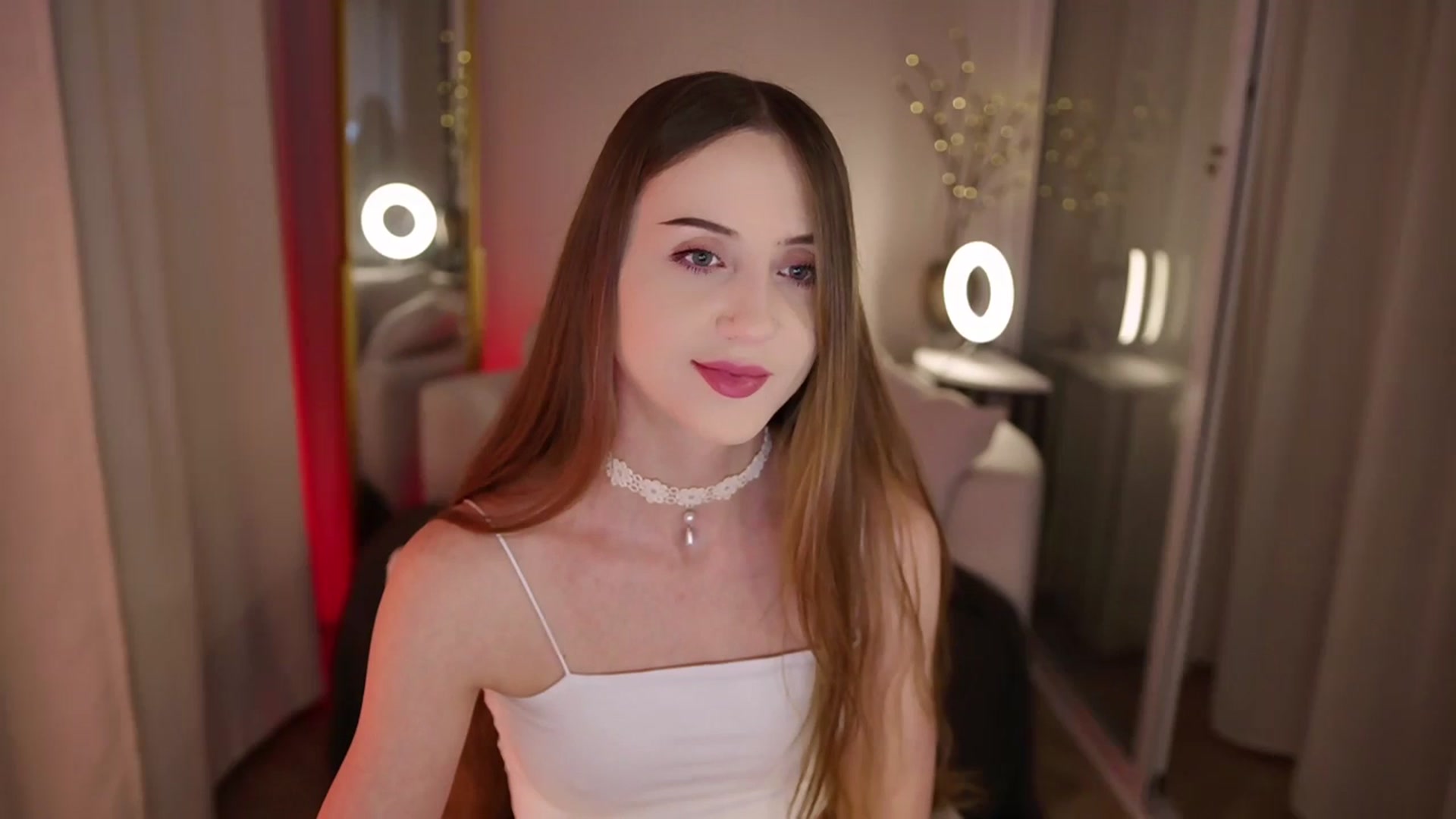 Gallery image thumbnail from Innocent_Soul's myfreecams stream on, 10/31/2025, 18:48 image 14 of 20