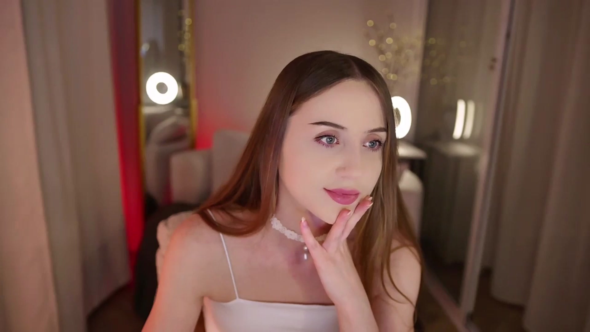 Gallery image thumbnail from Innocent_Soul's myfreecams stream on, 10/31/2025, 18:48 image 13 of 20