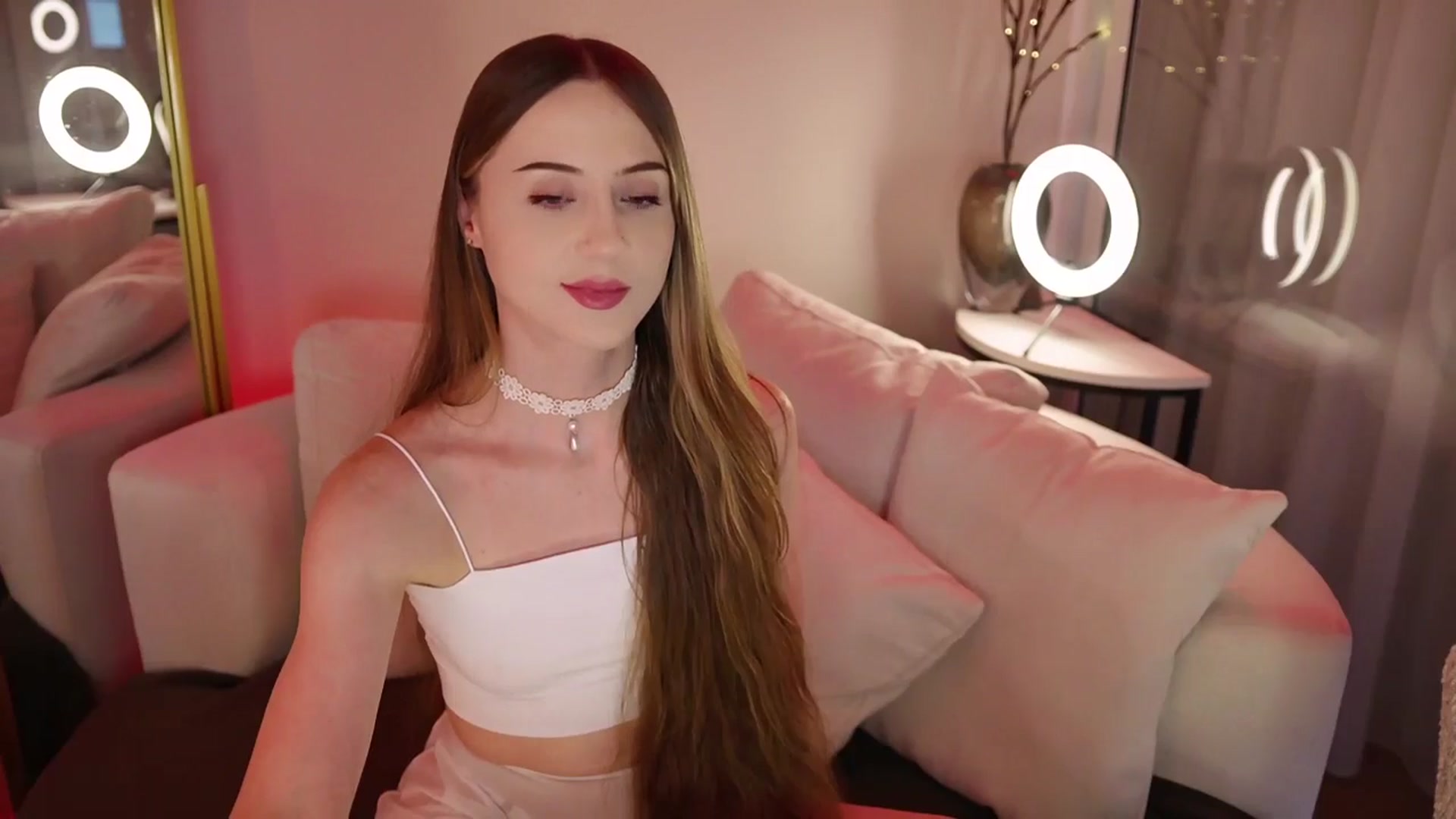 Gallery image thumbnail from Innocent_Soul's myfreecams stream on, 10/31/2025, 20:34 image 11 of 20
