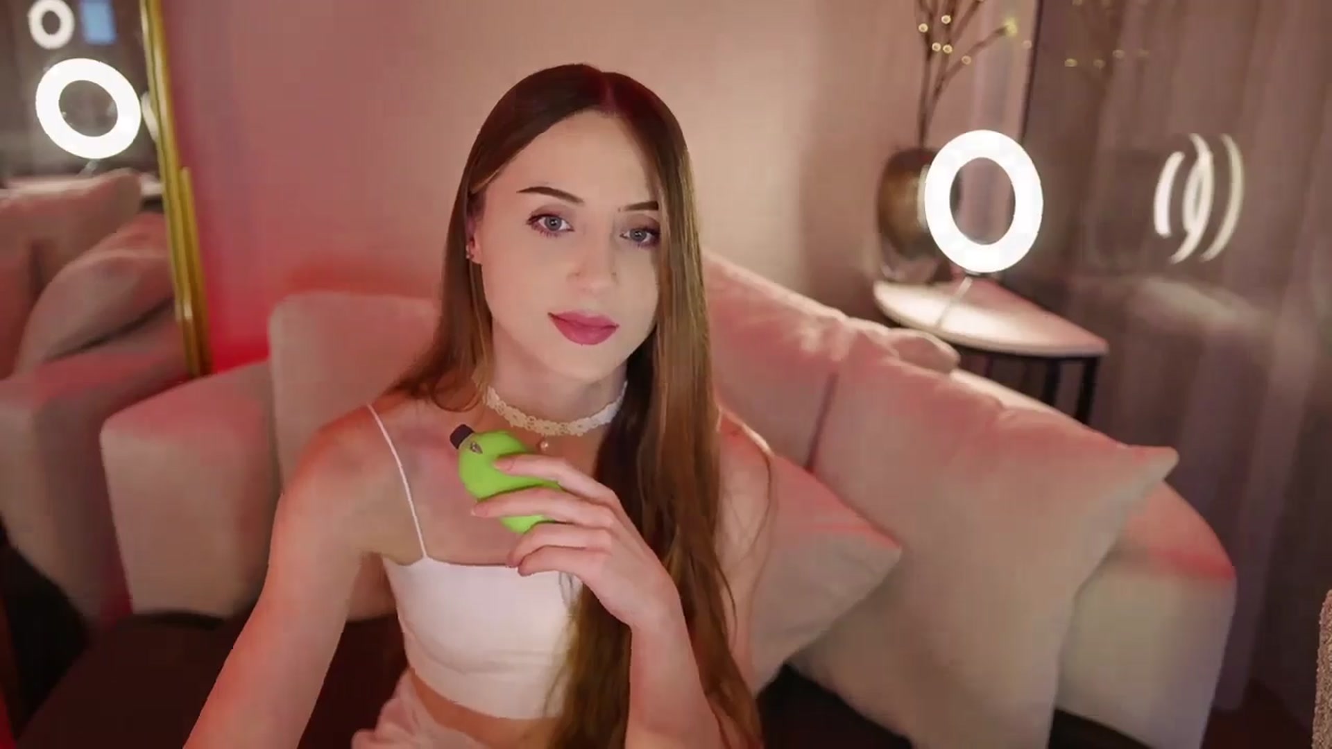 Gallery image thumbnail from Innocent_Soul's myfreecams stream on, 10/31/2025, 20:34 image 14 of 20