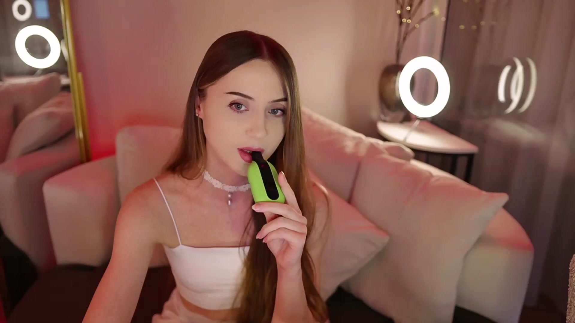 Gallery image thumbnail from Innocent_Soul's myfreecams stream on, 10/31/2025, 20:34 image 13 of 20