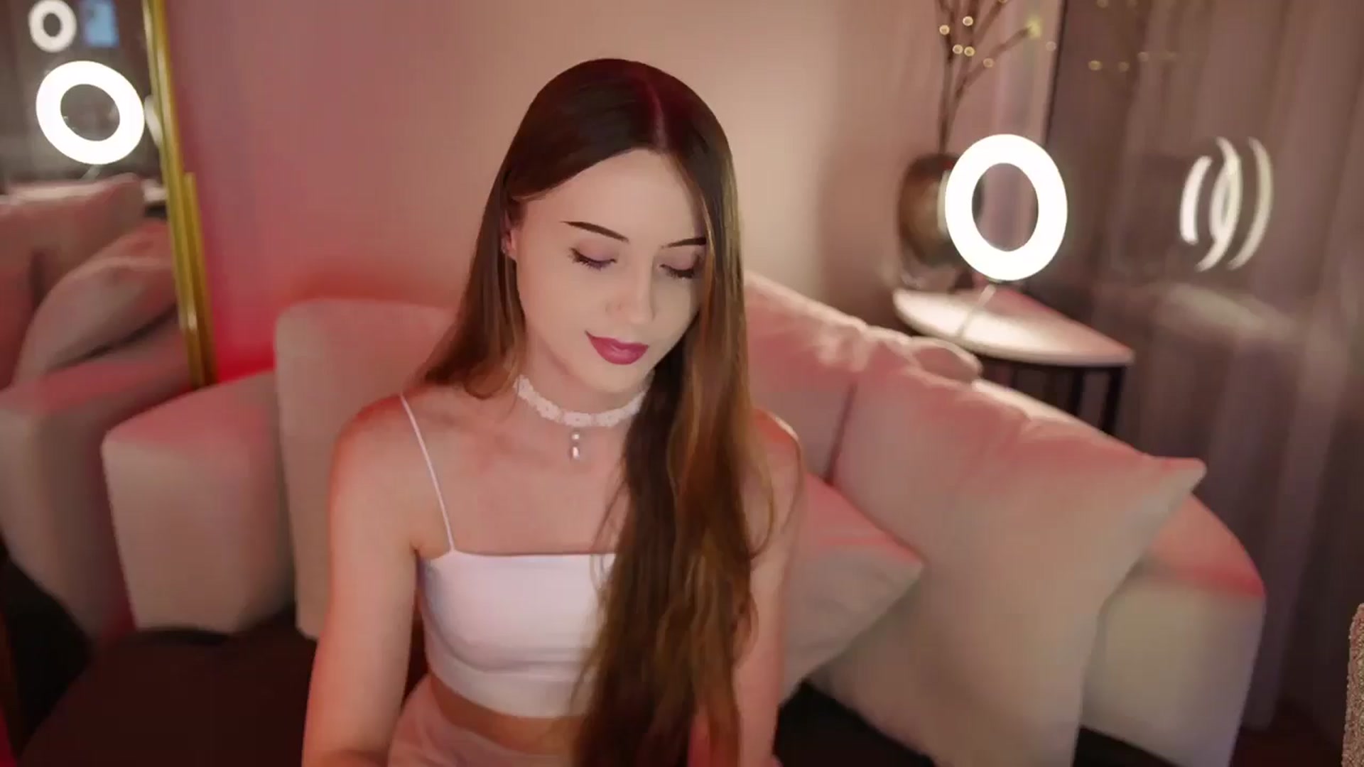 Gallery image thumbnail from Innocent_Soul's myfreecams stream on, 10/31/2025, 20:34 image 15 of 20