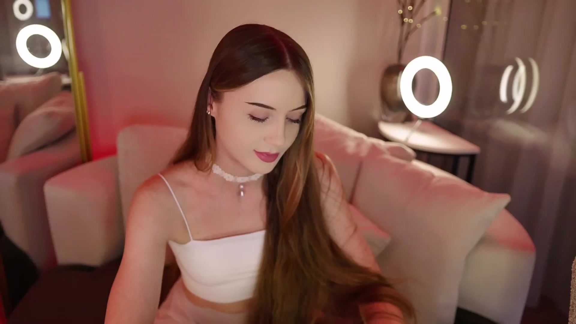 Gallery image thumbnail from Innocent_Soul's myfreecams stream on, 10/31/2025, 20:34 image 8 of 20