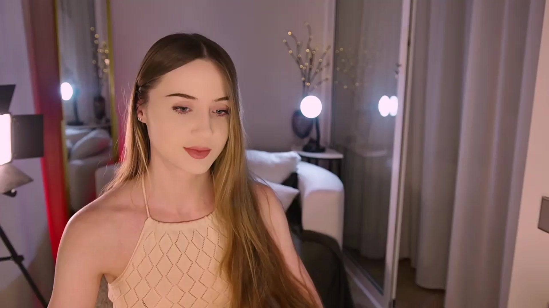 Gallery image thumbnail from Innocent_Soul's myfreecams stream on, 11/04/2025, 16:08 image 1 of 20