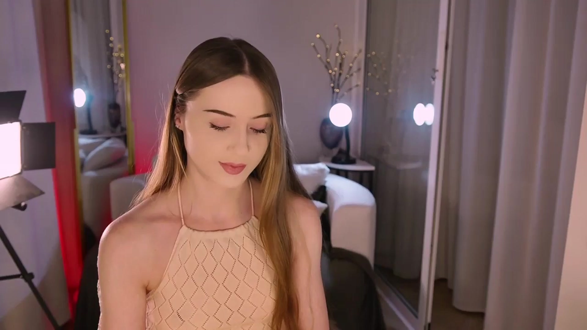 Gallery image thumbnail from Innocent_Soul's myfreecams stream on, 11/04/2025, 16:08 image 6 of 20