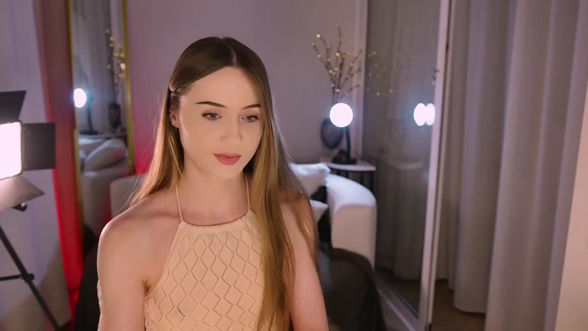 Gallery image thumbnail from Innocent_Soul's myfreecams stream on, 11/04/2025, 16:08 image 10 of 20