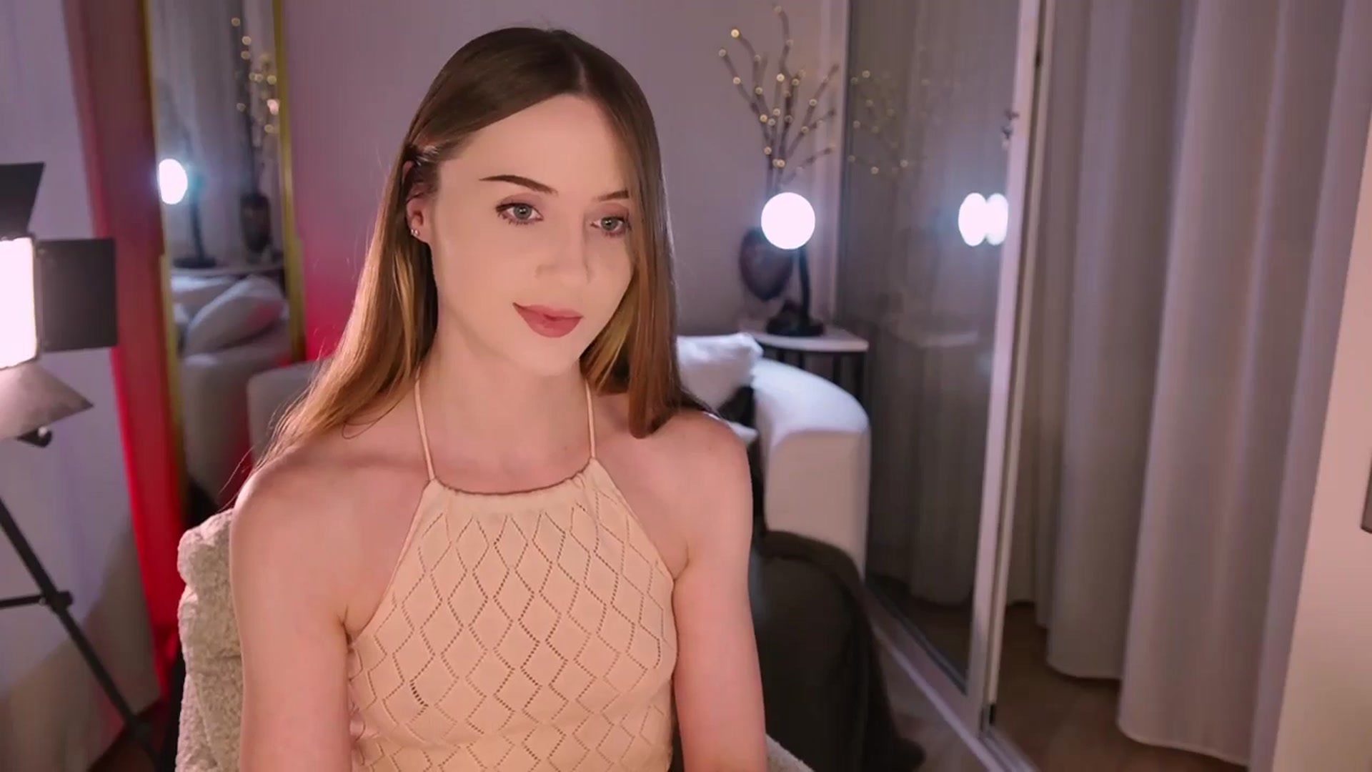 Gallery image thumbnail from Innocent_Soul's myfreecams stream on, 11/04/2025, 16:45 image 8 of 20