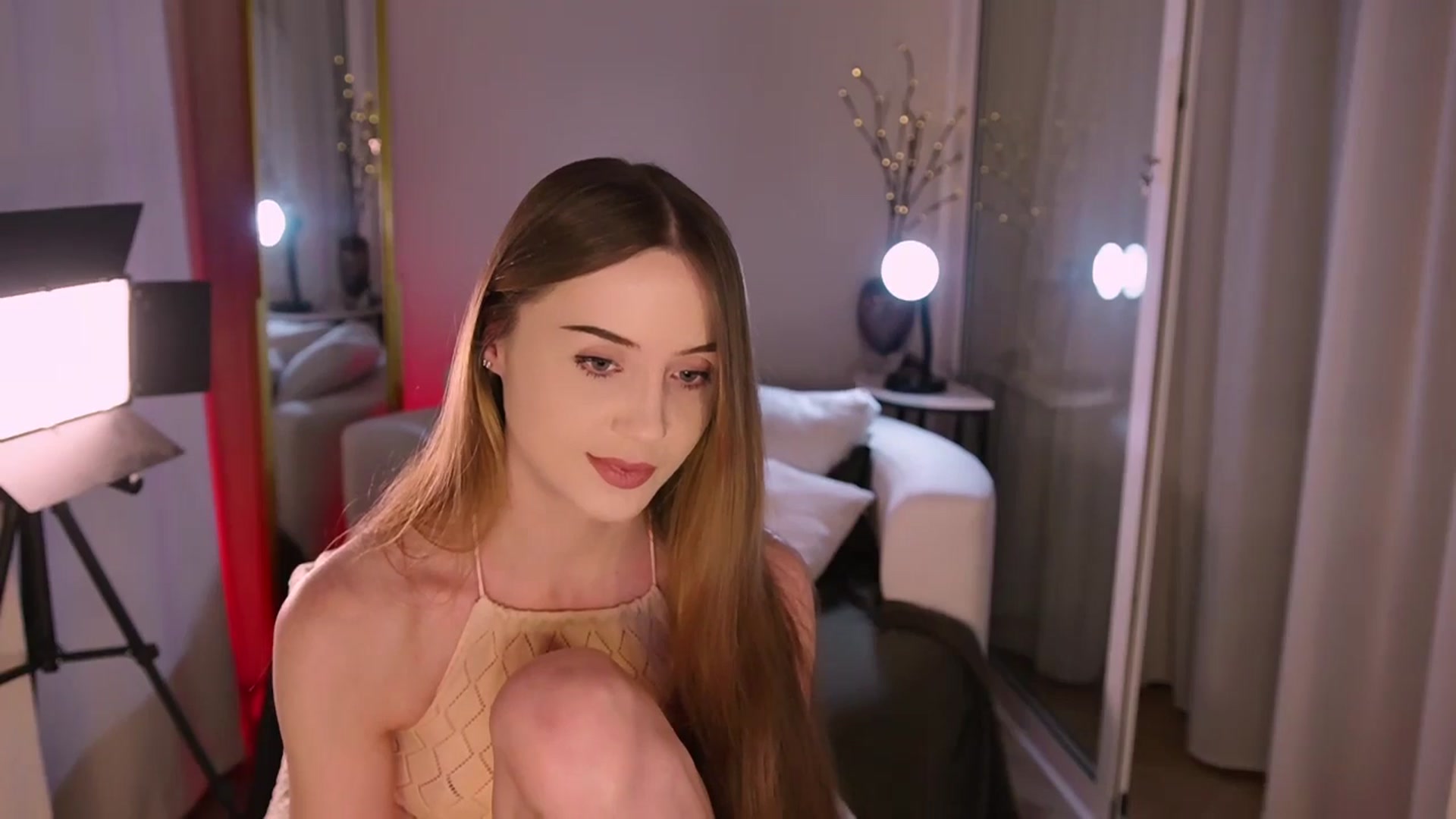 Gallery image thumbnail from Innocent_Soul's myfreecams stream on, 11/04/2025, 18:22 image 18 of 20