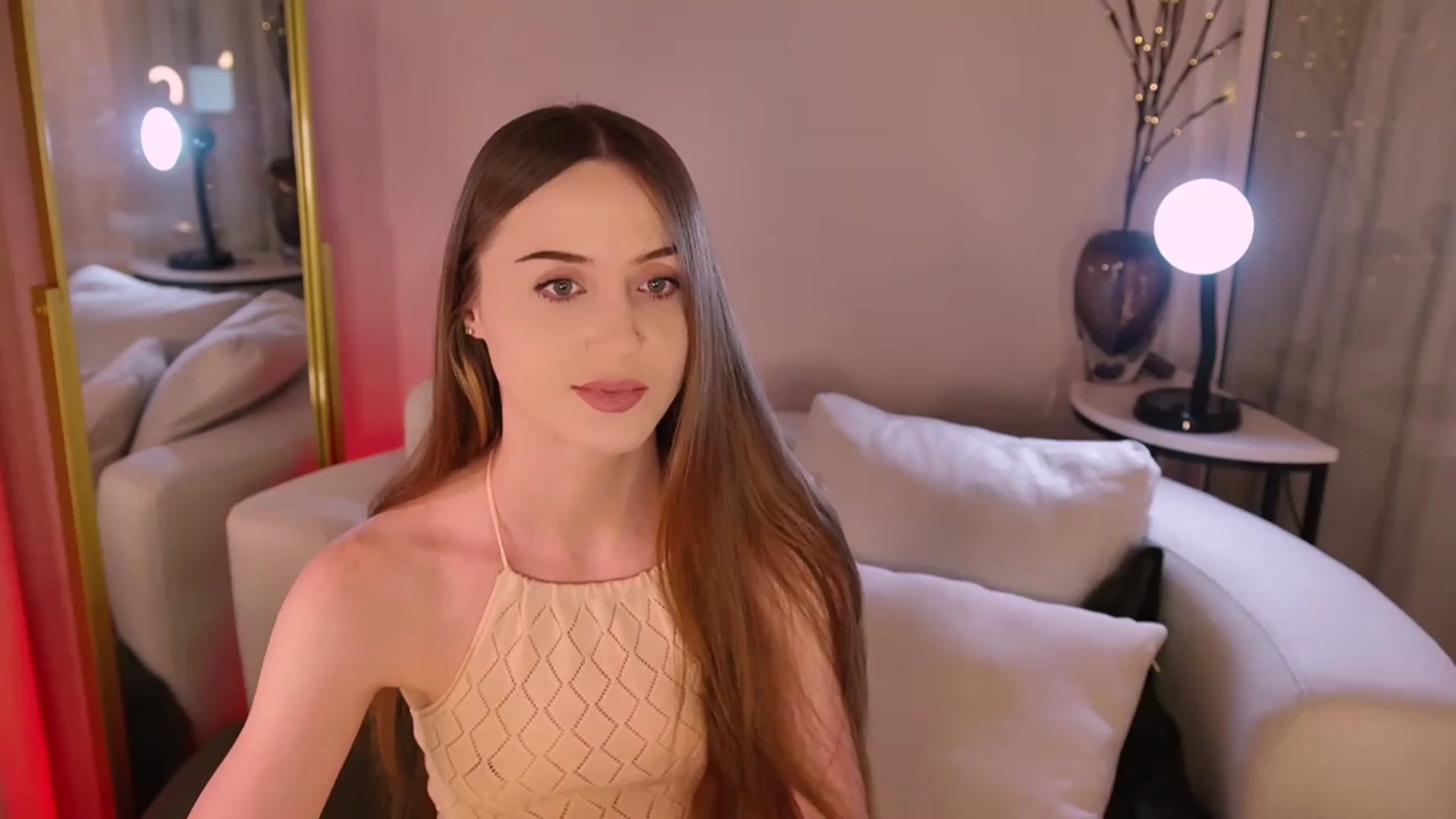 Gallery image thumbnail from Innocent_Soul's myfreecams stream on, 11/04/2025, 19:40 image 14 of 20