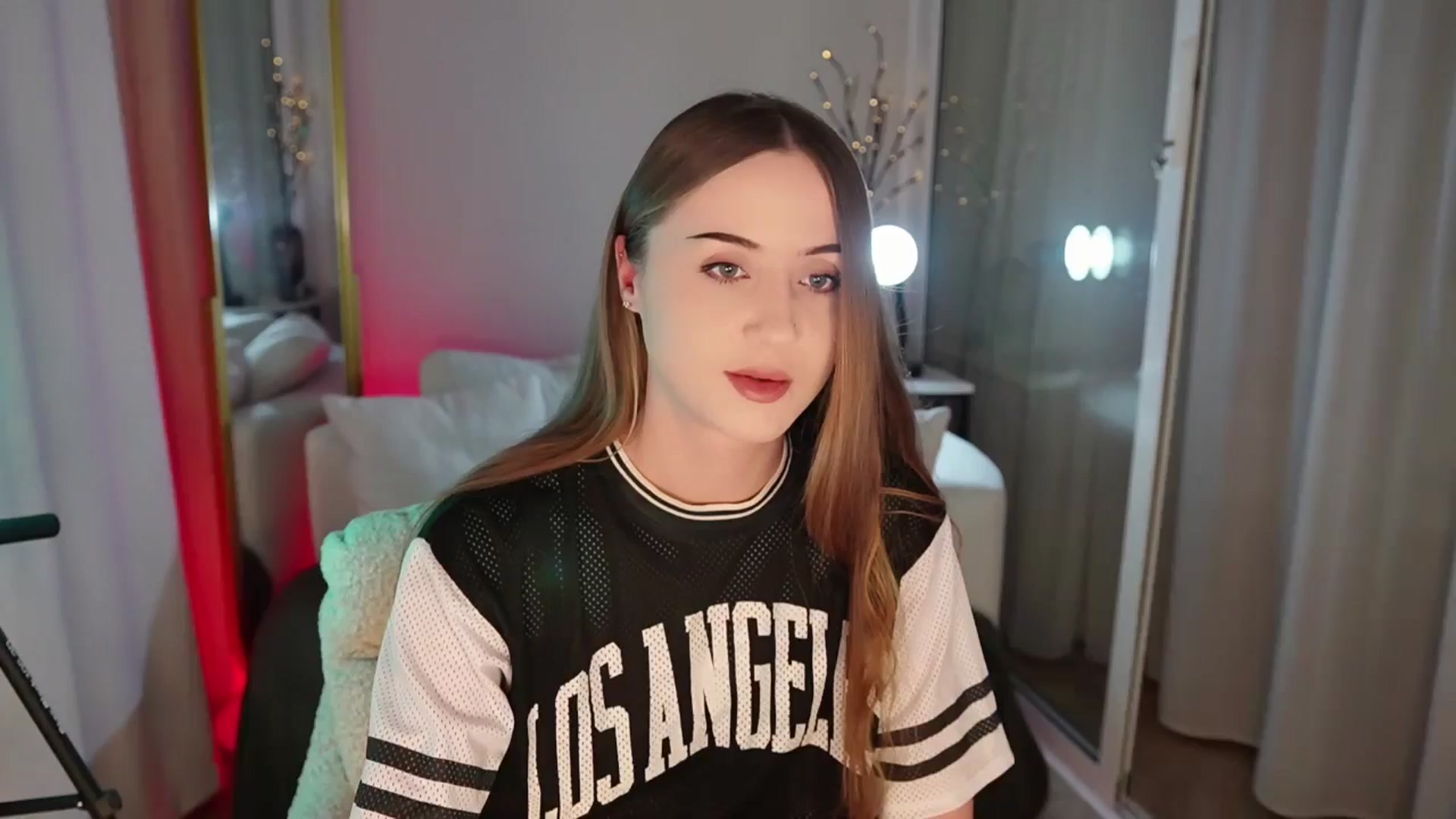 Gallery image thumbnail from Innocent_Soul's myfreecams stream on, 11/05/2025, 20:03 image 1 of 20