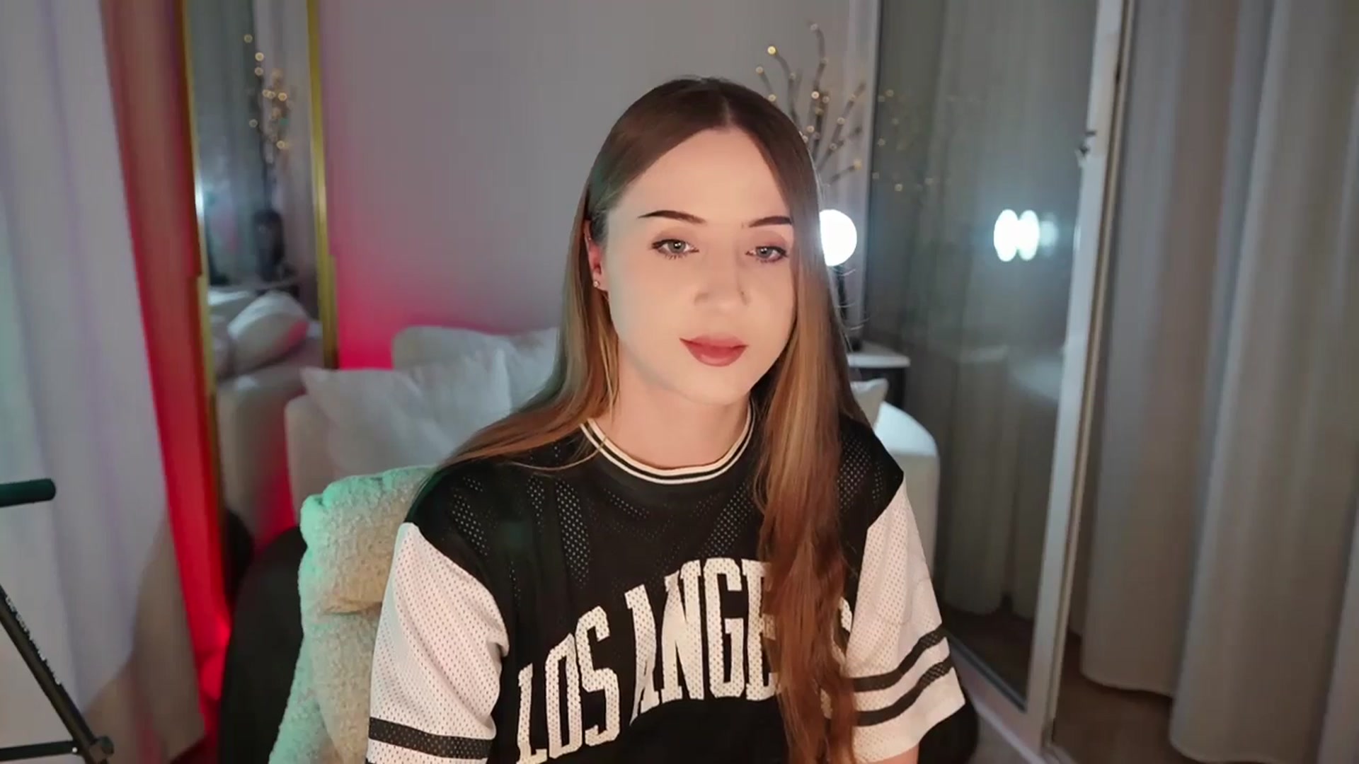 Gallery image thumbnail from Innocent_Soul's myfreecams stream on, 11/05/2025, 20:03 image 14 of 20