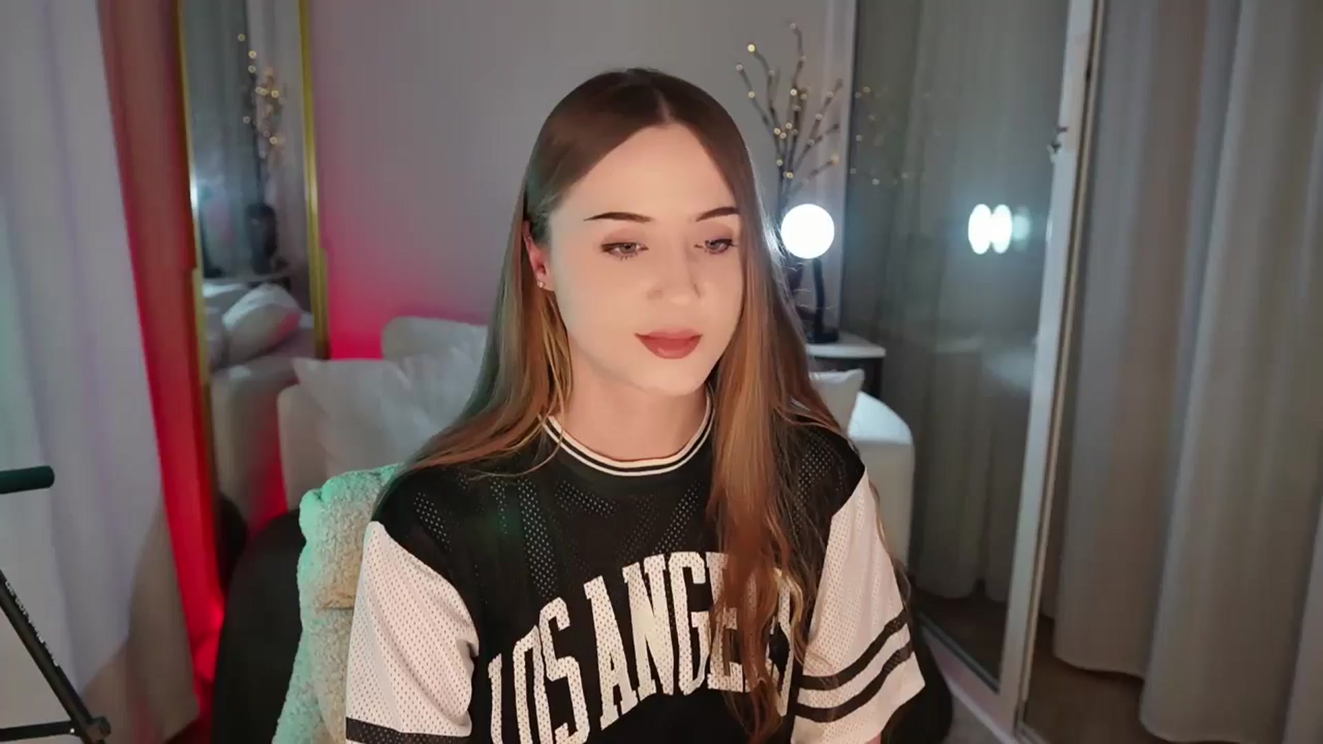 Gallery image thumbnail from Innocent_Soul's myfreecams stream on, 11/05/2025, 20:03 image 19 of 20