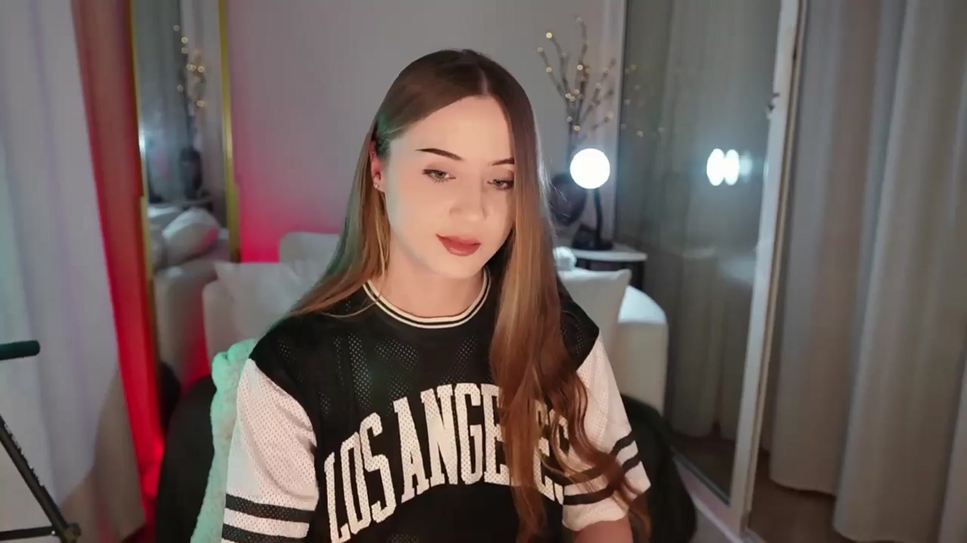 Gallery image thumbnail from Innocent_Soul's myfreecams stream on, 11/05/2025, 20:03 image 10 of 20