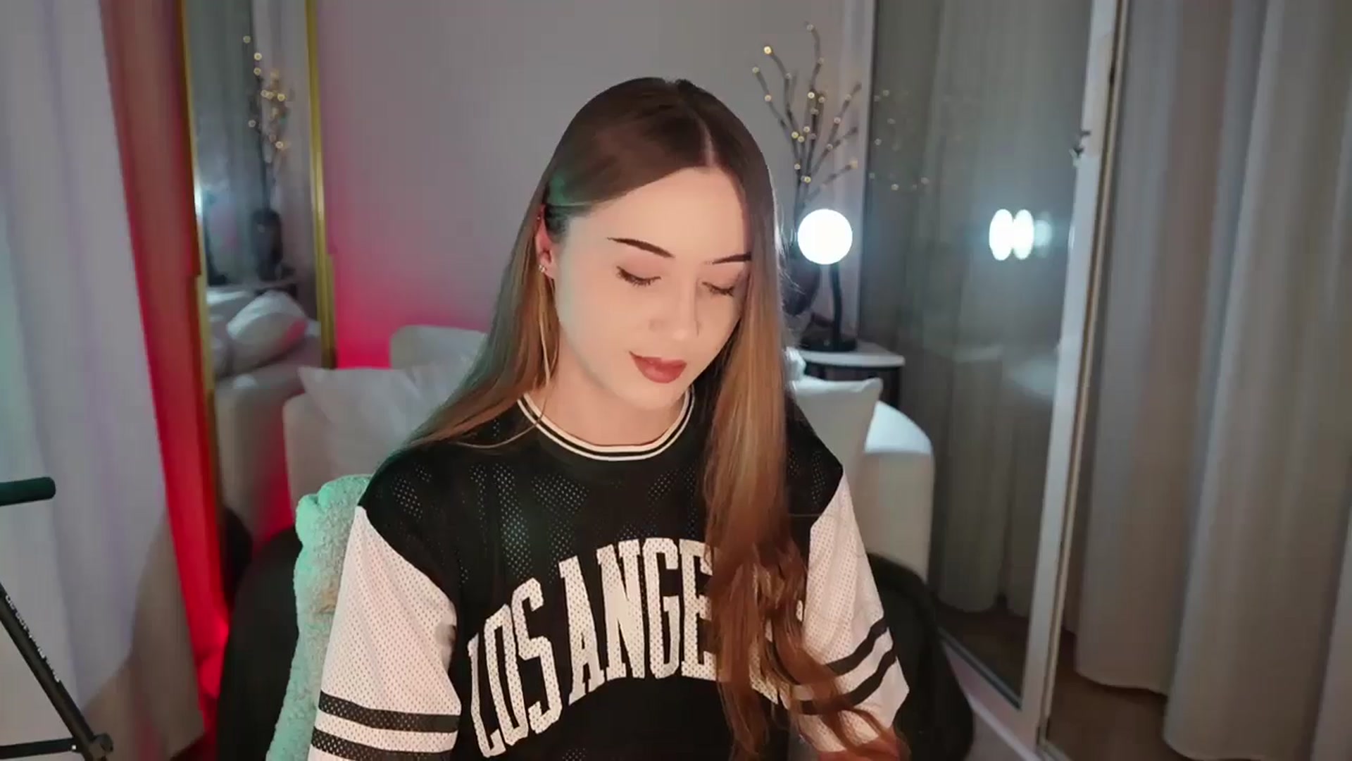 Gallery image thumbnail from Innocent_Soul's myfreecams stream on, 11/05/2025, 20:03 image 11 of 20