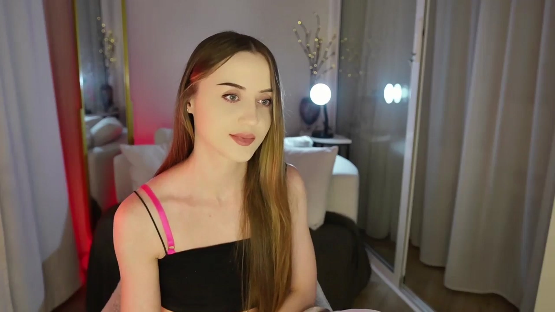 Gallery image thumbnail from Innocent_Soul's myfreecams stream on, 11/07/2025, 17:39 image 19 of 20