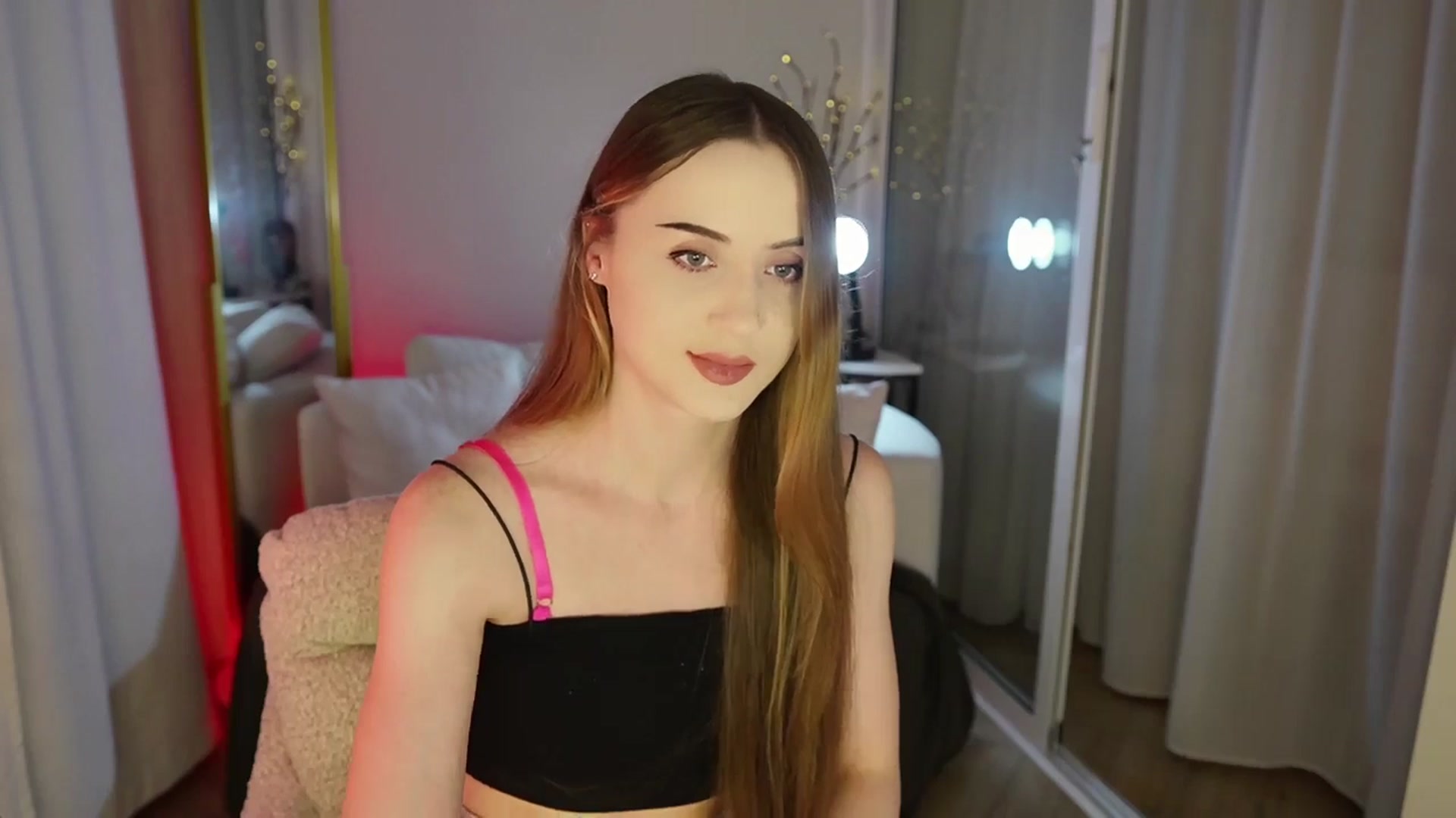 Gallery image thumbnail from Innocent_Soul's myfreecams stream on, 11/07/2025, 17:39 image 4 of 20