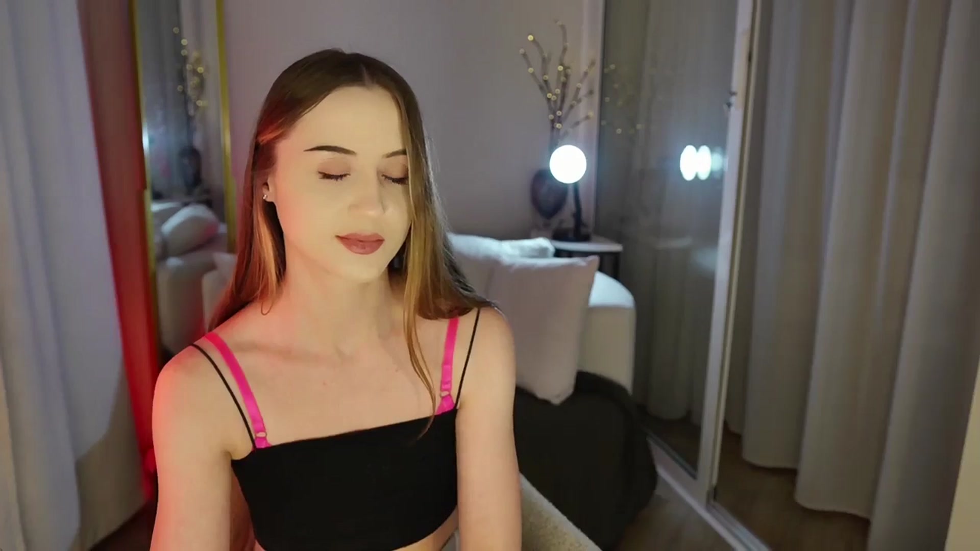 Gallery image thumbnail from Innocent_Soul's myfreecams stream on, 11/07/2025, 18:11 image 15 of 20