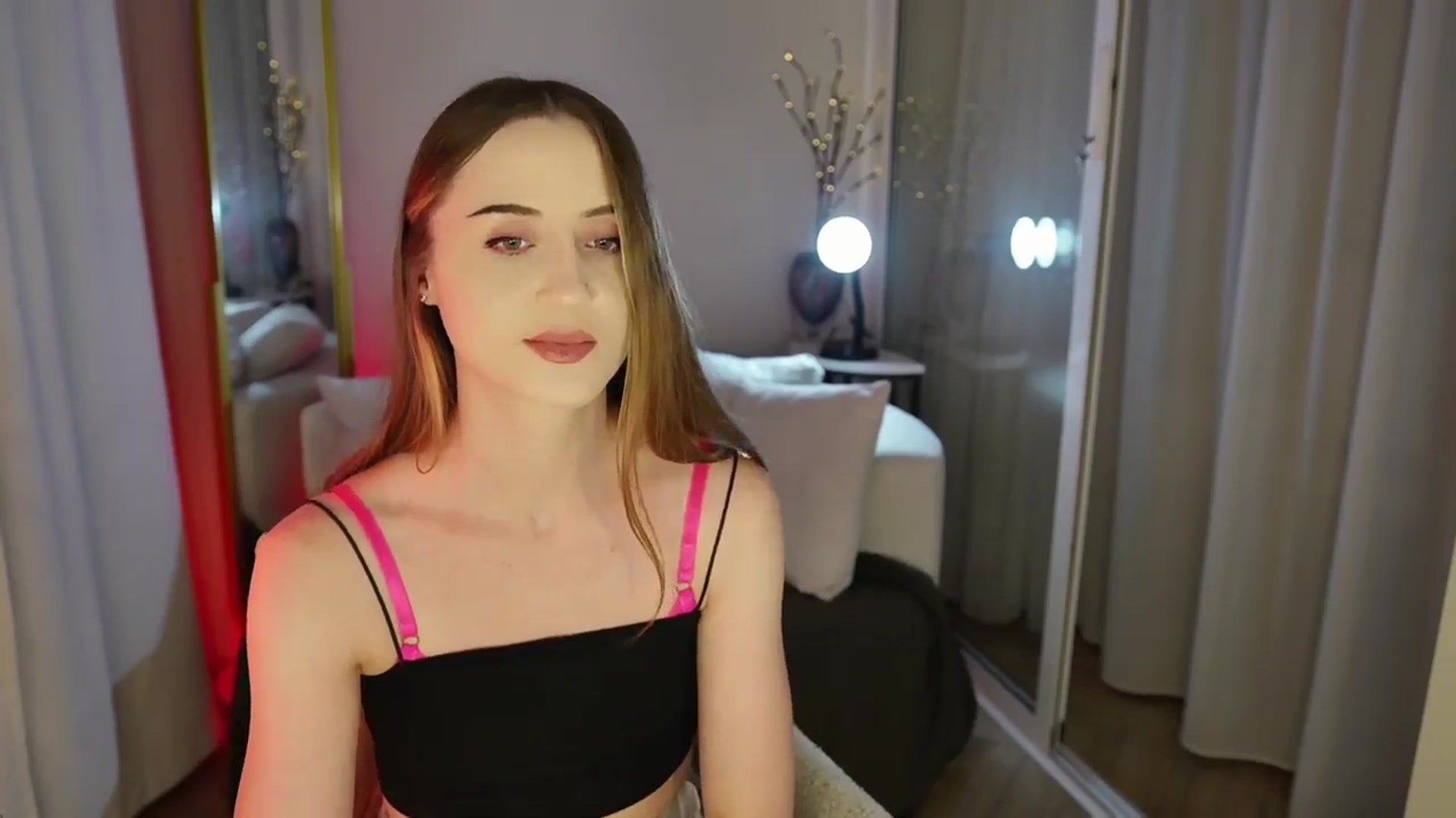 Gallery image thumbnail from Innocent_Soul's myfreecams stream on, 11/07/2025, 18:11 image 19 of 20