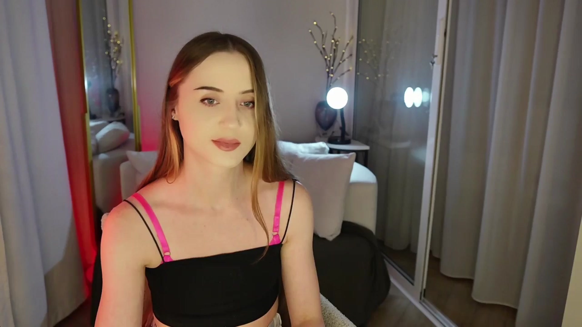 Gallery image thumbnail from Innocent_Soul's myfreecams stream on, 11/07/2025, 18:11 image 6 of 20