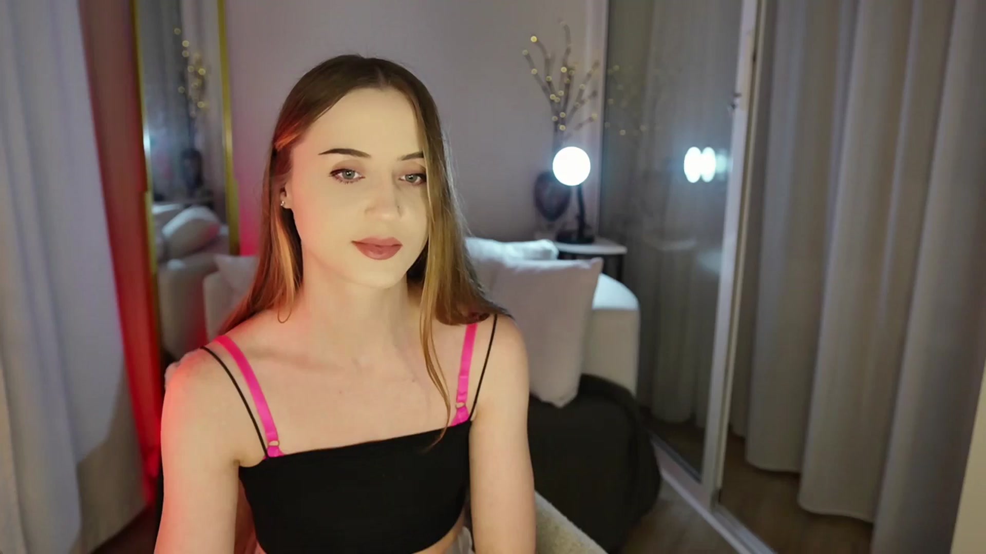 Gallery image thumbnail from Innocent_Soul's myfreecams stream on, 11/07/2025, 18:11 image 13 of 20