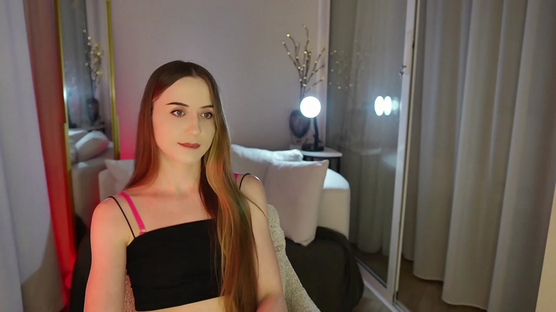 Gallery image thumbnail from Innocent_Soul's myfreecams stream on, 11/07/2025, 19:29 image 18 of 20
