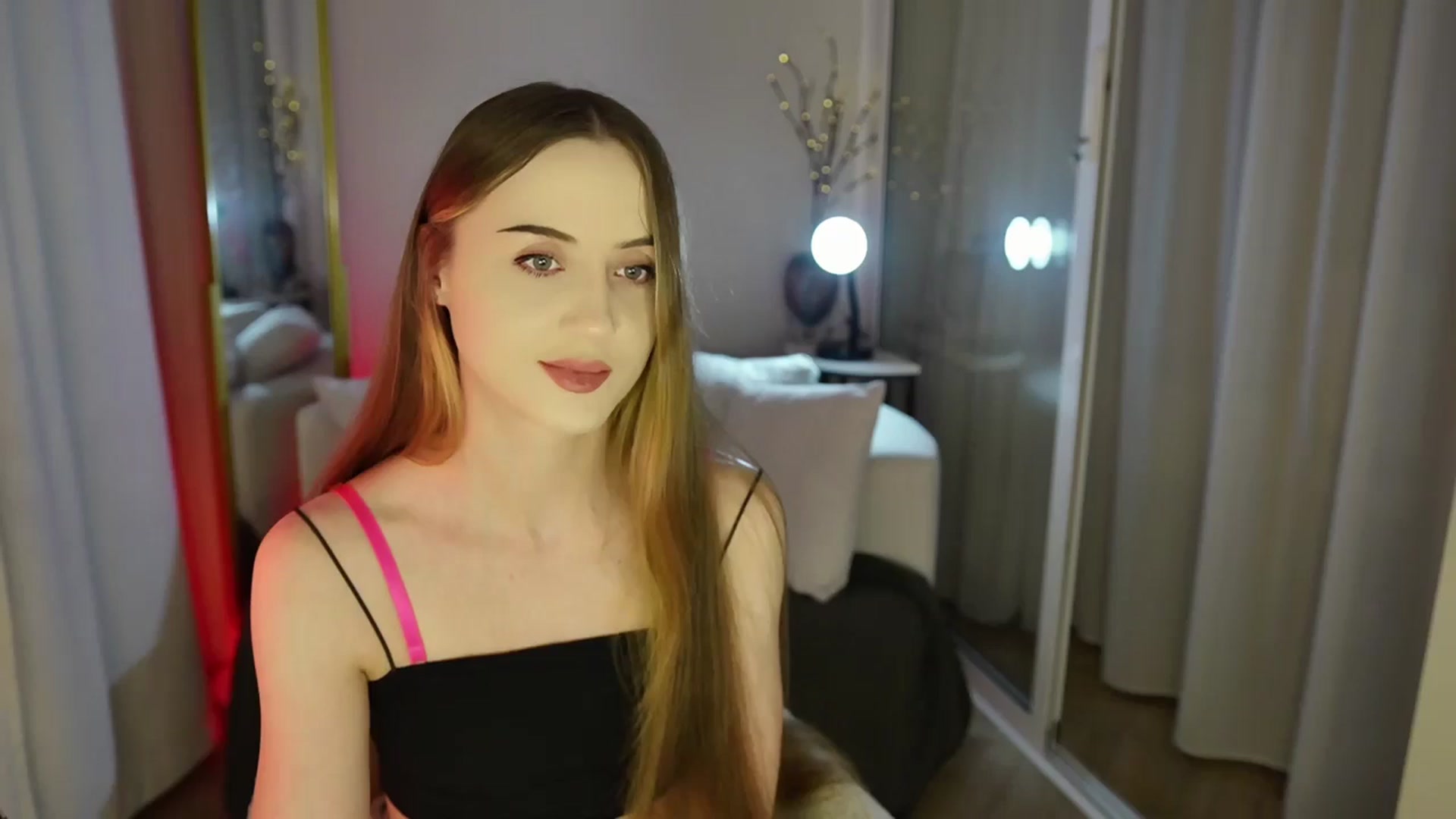 Gallery image thumbnail from Innocent_Soul's myfreecams stream on, 11/07/2025, 19:29 image 2 of 20