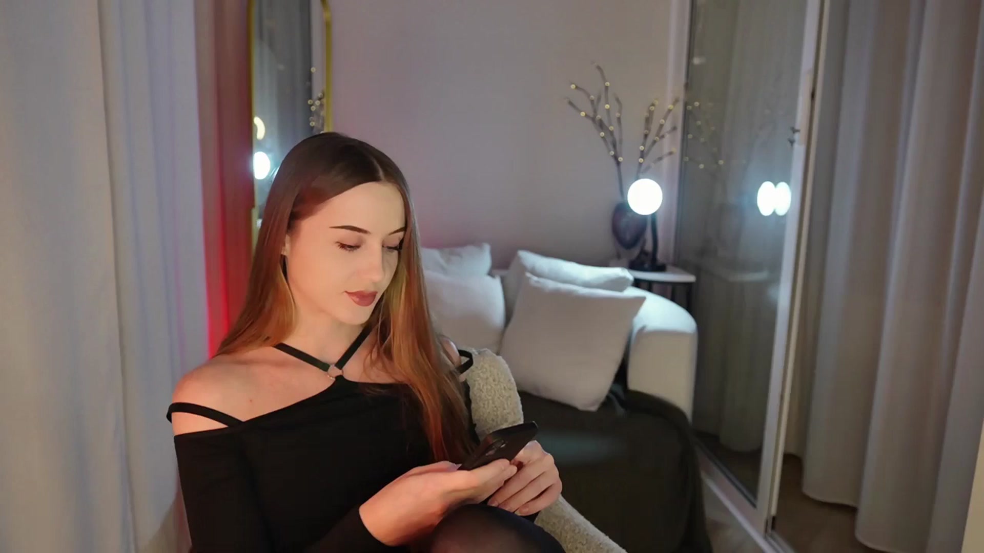 Gallery image thumbnail from Innocent_Soul's myfreecams stream on, 11/08/2025, 17:49 image 8 of 20