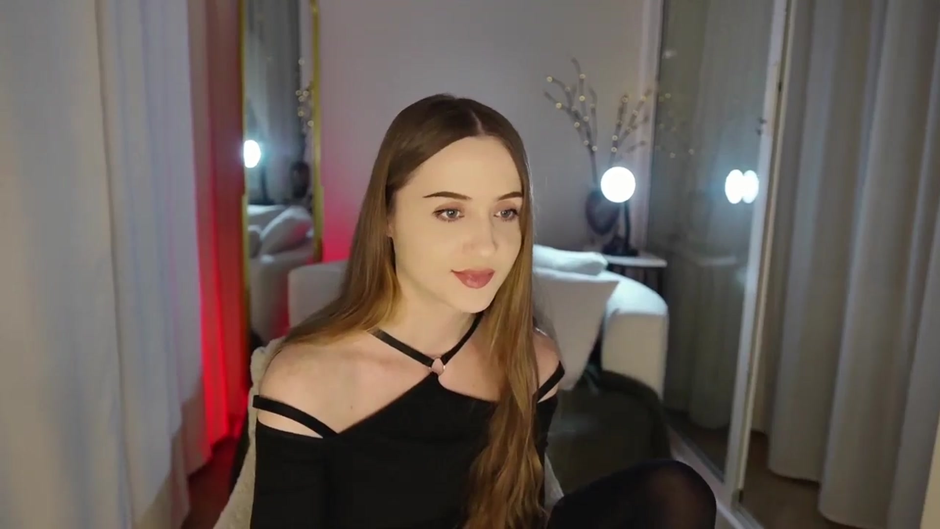 Gallery image thumbnail from Innocent_Soul's myfreecams stream on, 11/08/2025, 17:49 image 13 of 20