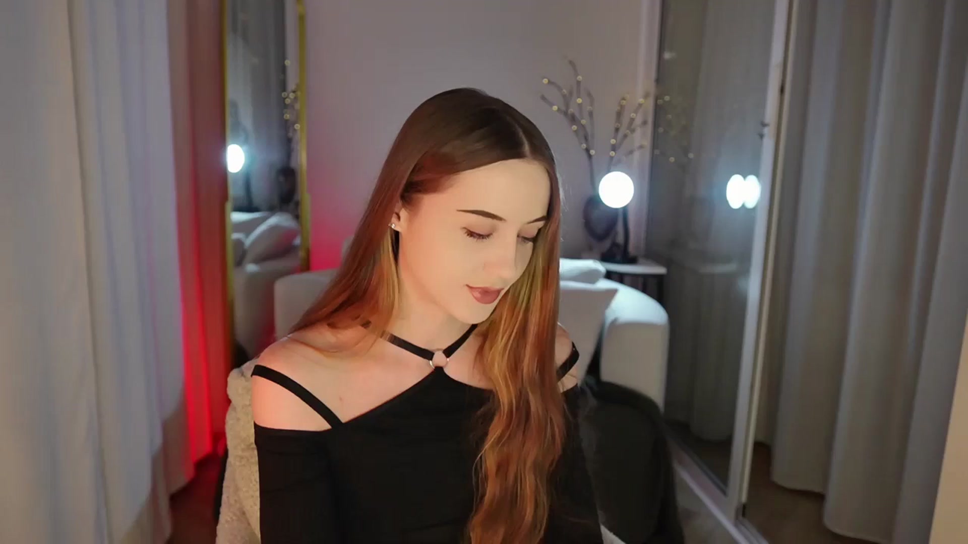 Gallery image thumbnail from Innocent_Soul's myfreecams stream on, 11/08/2025, 17:49 image 2 of 20