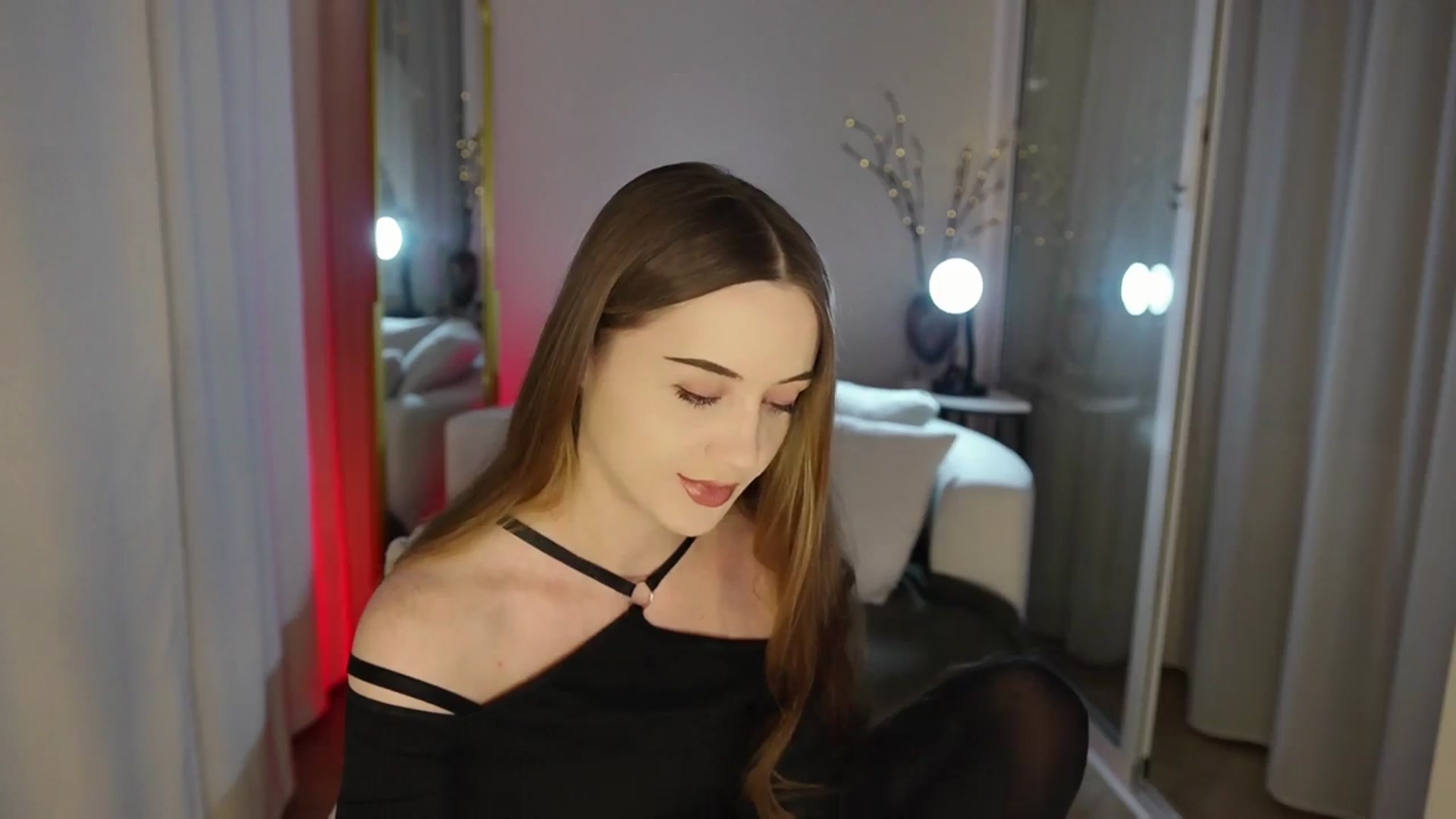 Gallery image thumbnail from Innocent_Soul's myfreecams stream on, 11/08/2025, 17:49 image 11 of 20