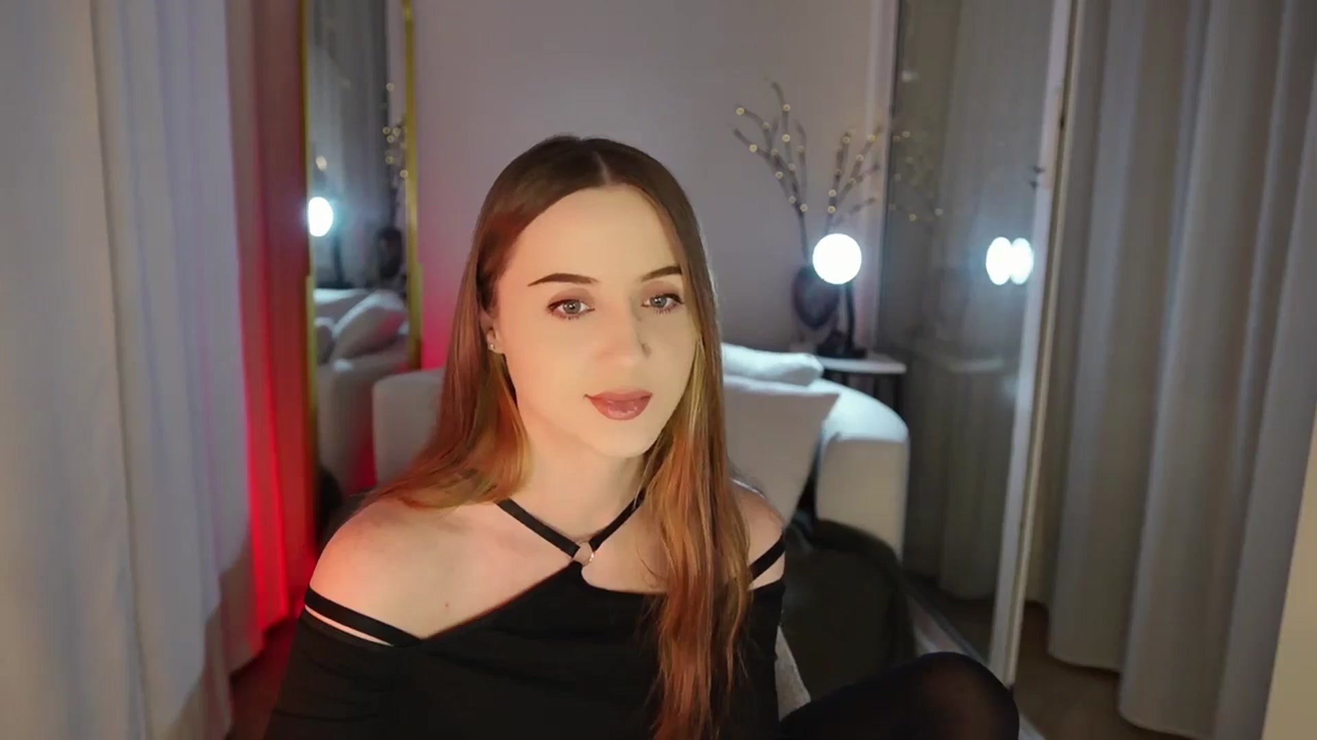 Gallery image thumbnail from Innocent_Soul's myfreecams stream on, 11/08/2025, 17:49 image 7 of 20