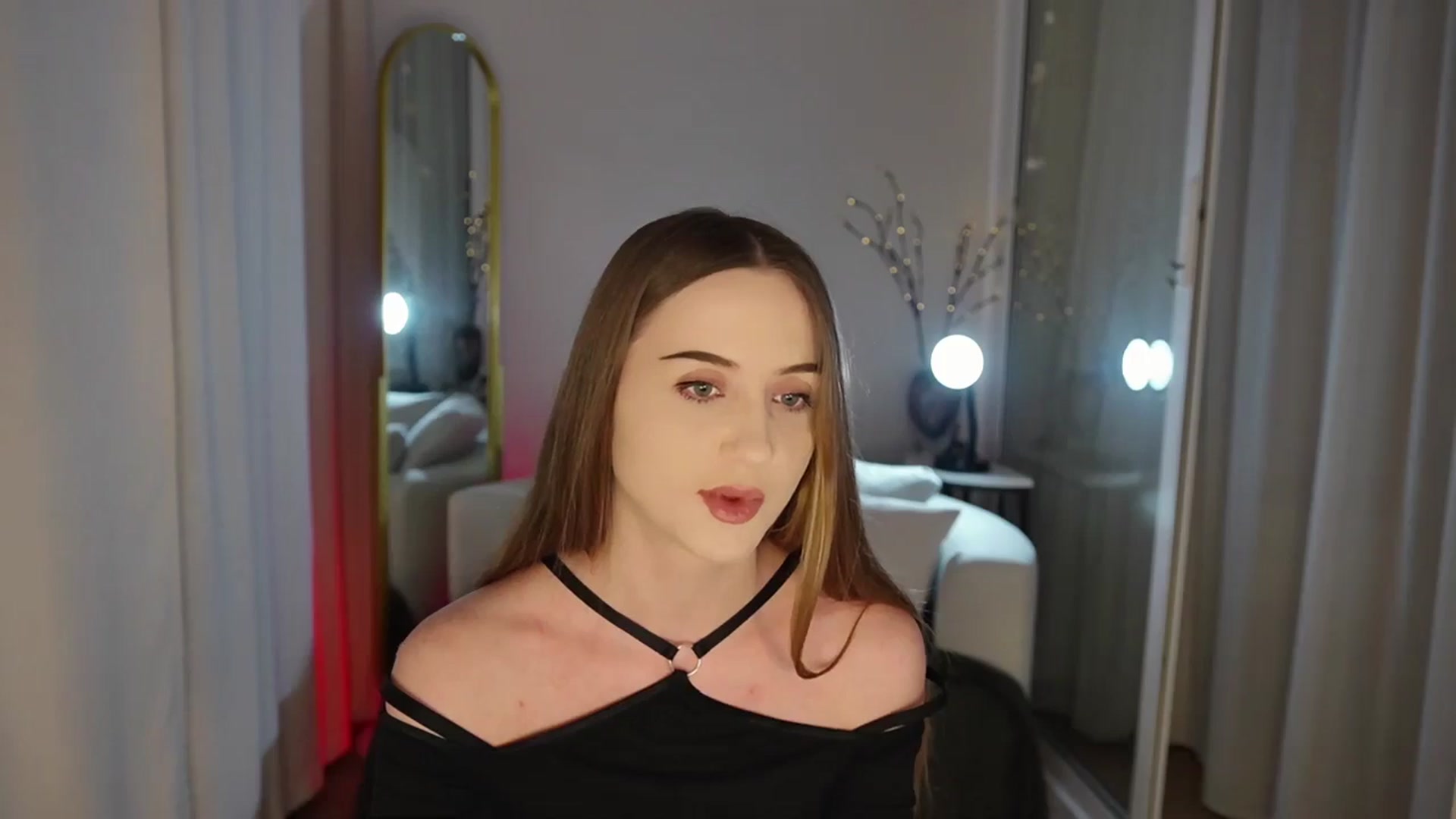 Gallery image thumbnail from Innocent_Soul's myfreecams stream on, 11/08/2025, 20:03 image 18 of 20