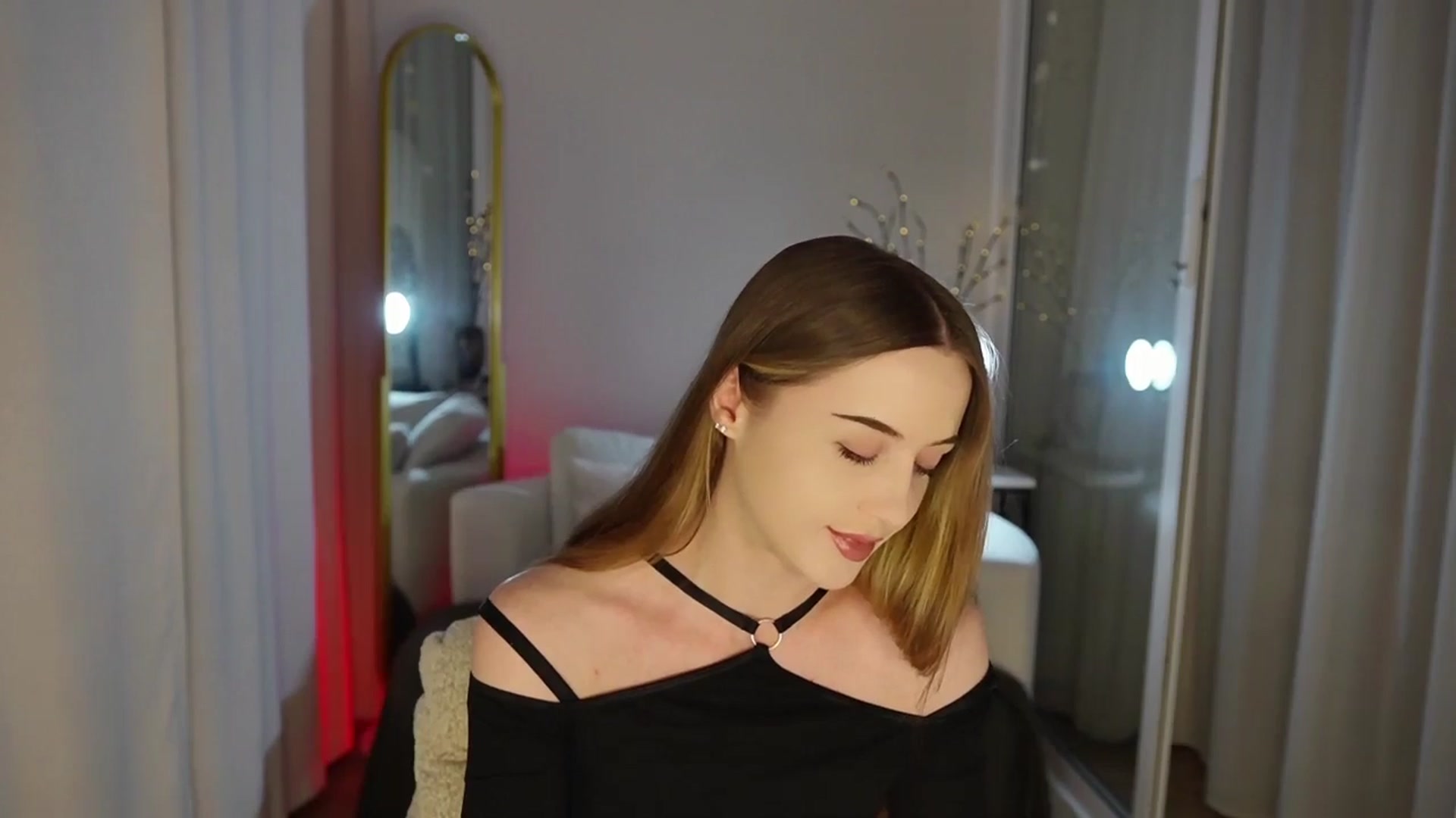 Gallery image thumbnail from Innocent_Soul's myfreecams stream on, 11/08/2025, 20:03 image 4 of 20