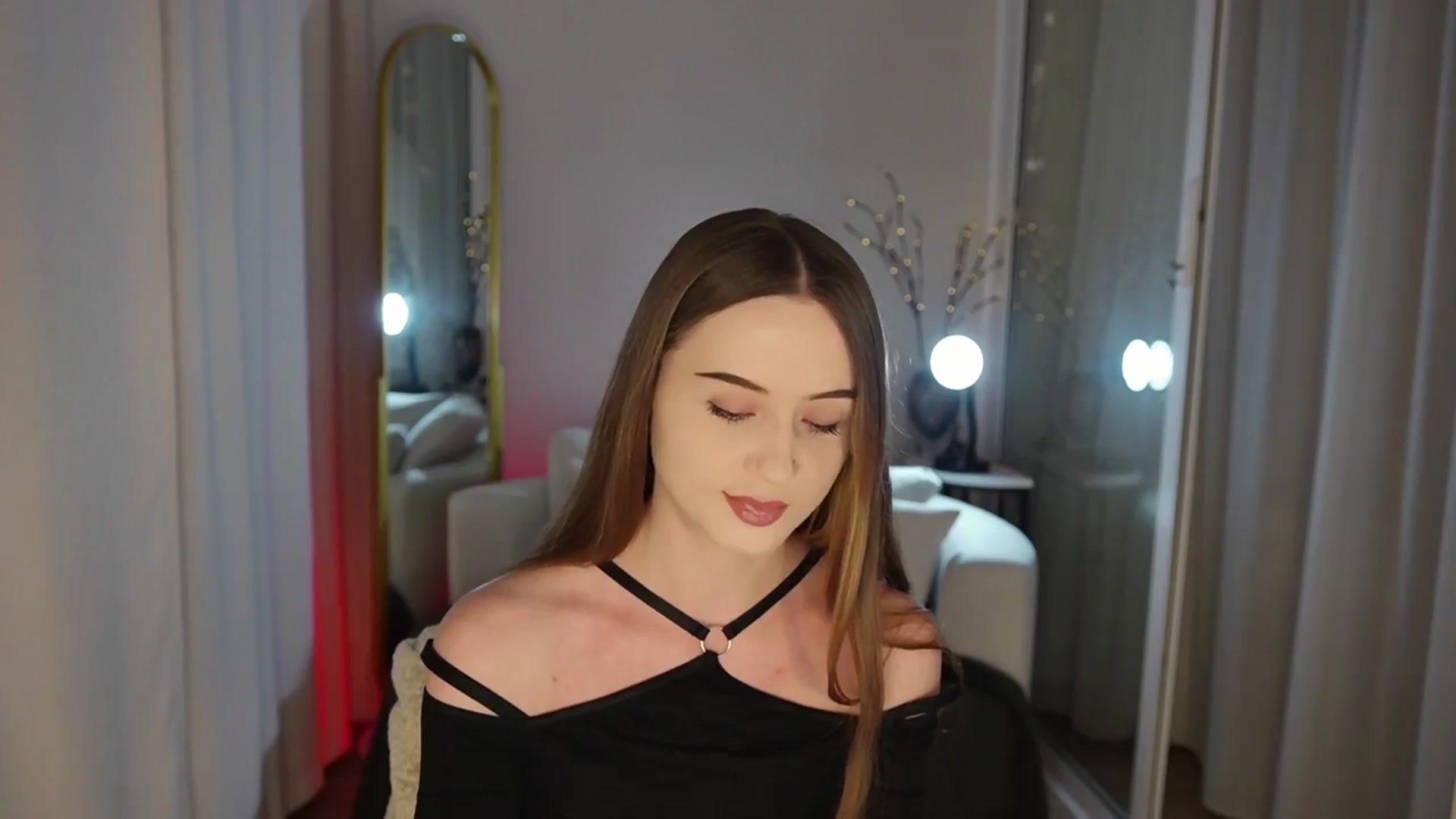 Gallery image thumbnail from Innocent_Soul's myfreecams stream on, 11/08/2025, 20:03 image 20 of 20
