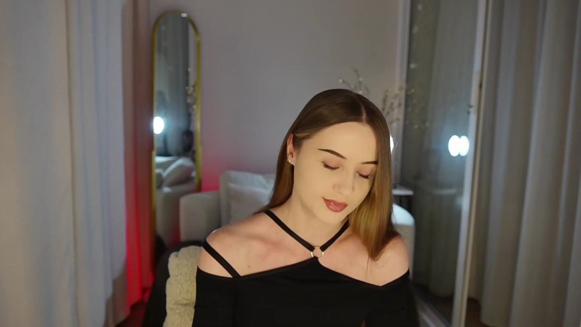 Gallery image thumbnail from Innocent_Soul's myfreecams stream on, 11/08/2025, 20:03 image 5 of 20