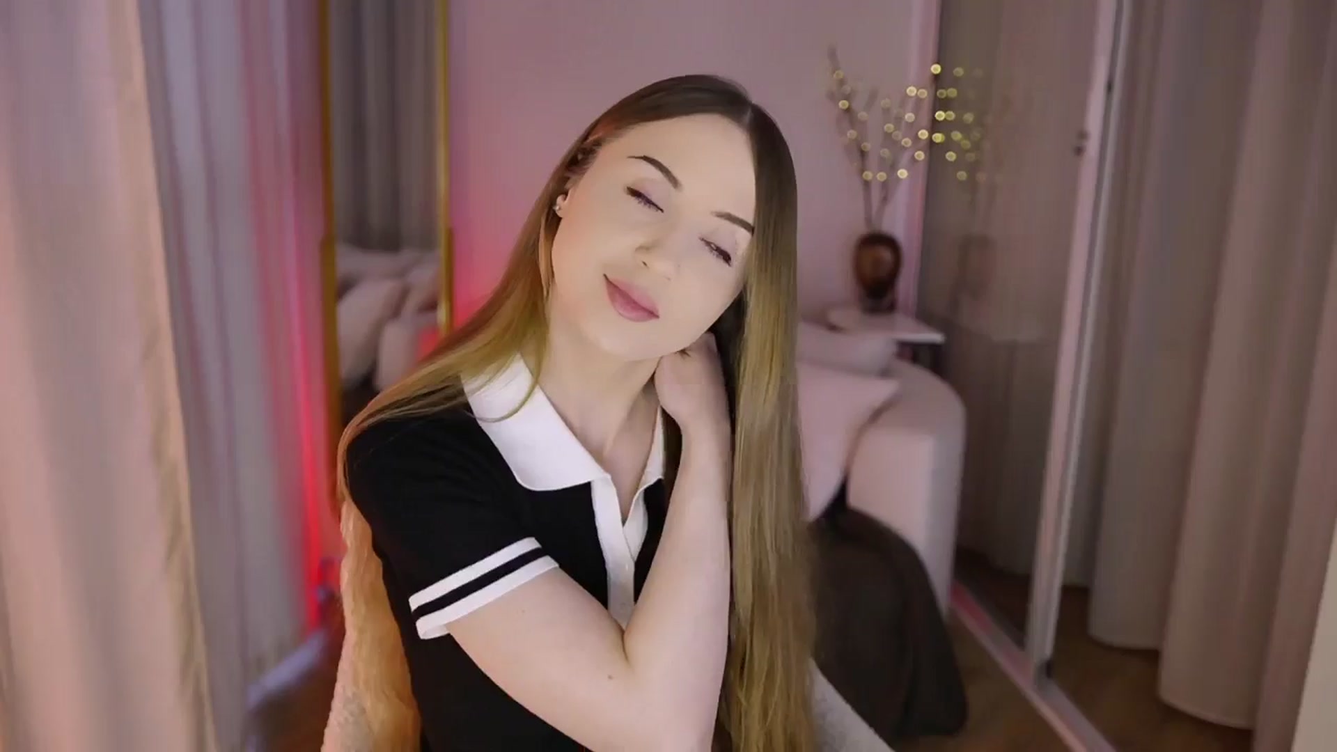 Gallery image thumbnail from Innocent_Soul's myfreecams stream on, 11/10/2025, 12:32 image 19 of 20