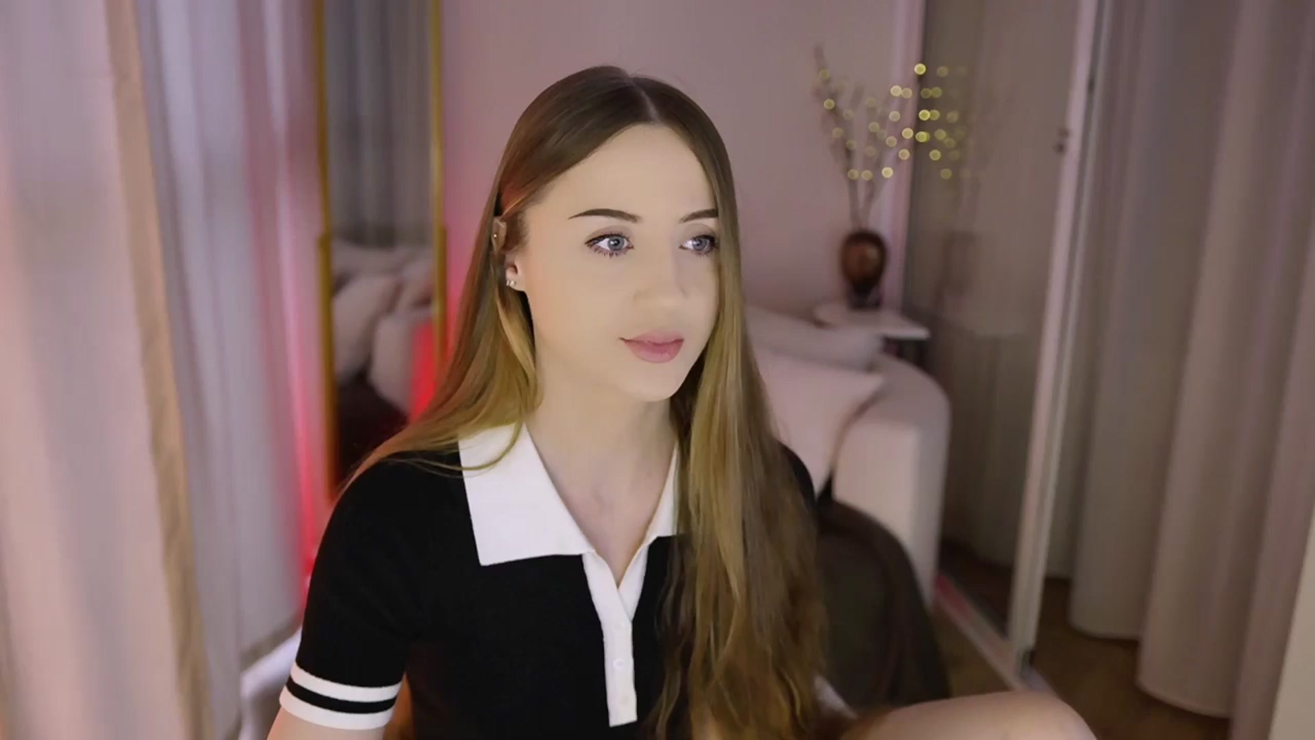 Gallery image thumbnail from Innocent_Soul's myfreecams stream on, 11/10/2025, 12:32 image 8 of 20