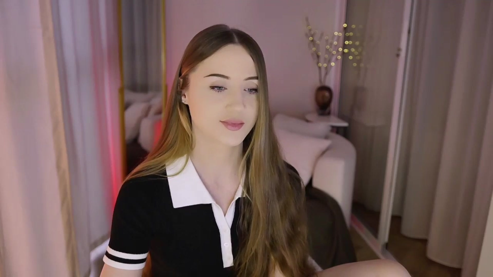 Gallery image thumbnail from Innocent_Soul's myfreecams stream on, 11/10/2025, 12:32 image 13 of 20